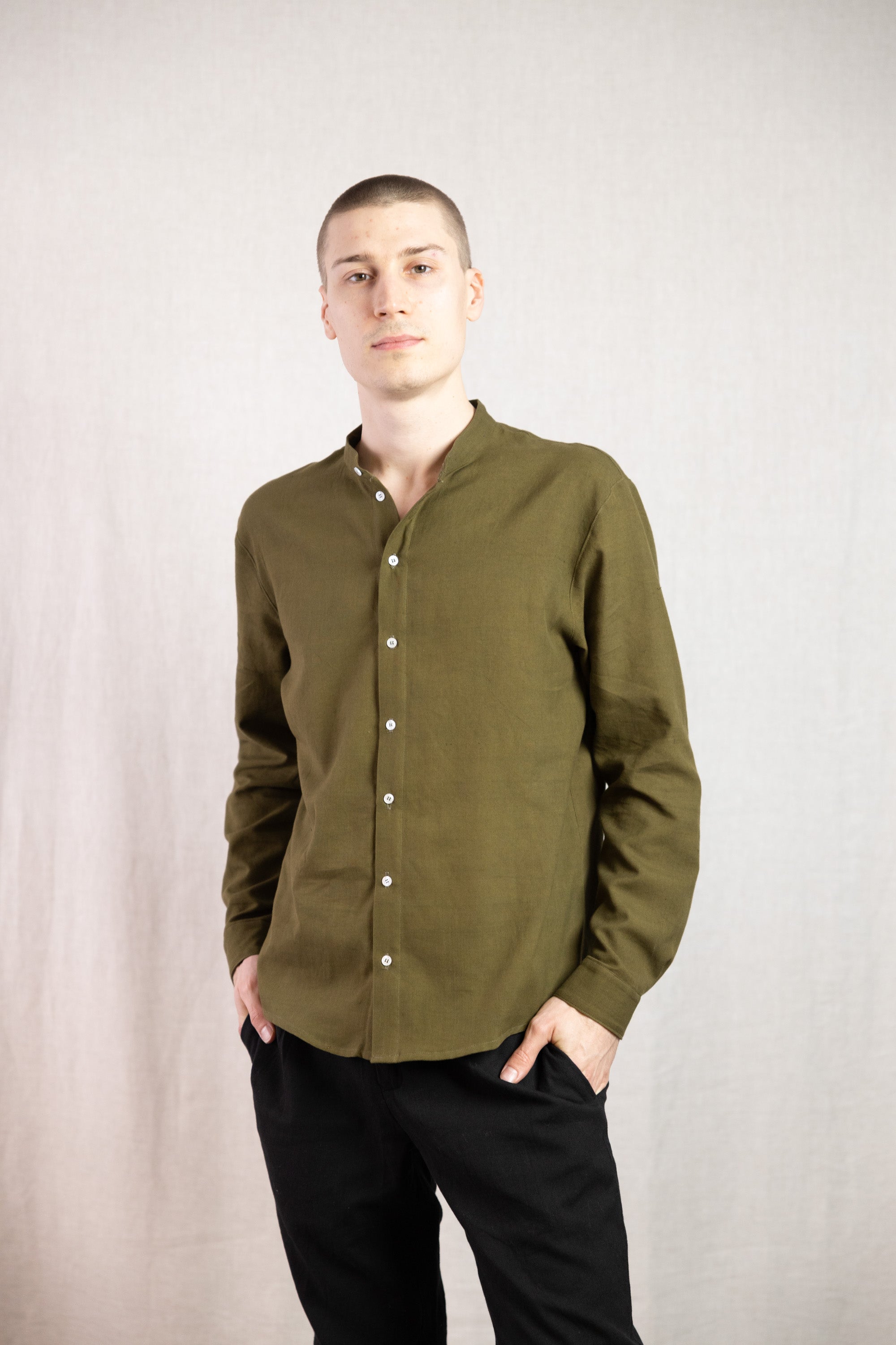 Image of Jyoti Fair Works mannen vegan Shirt Harish Mosgroen