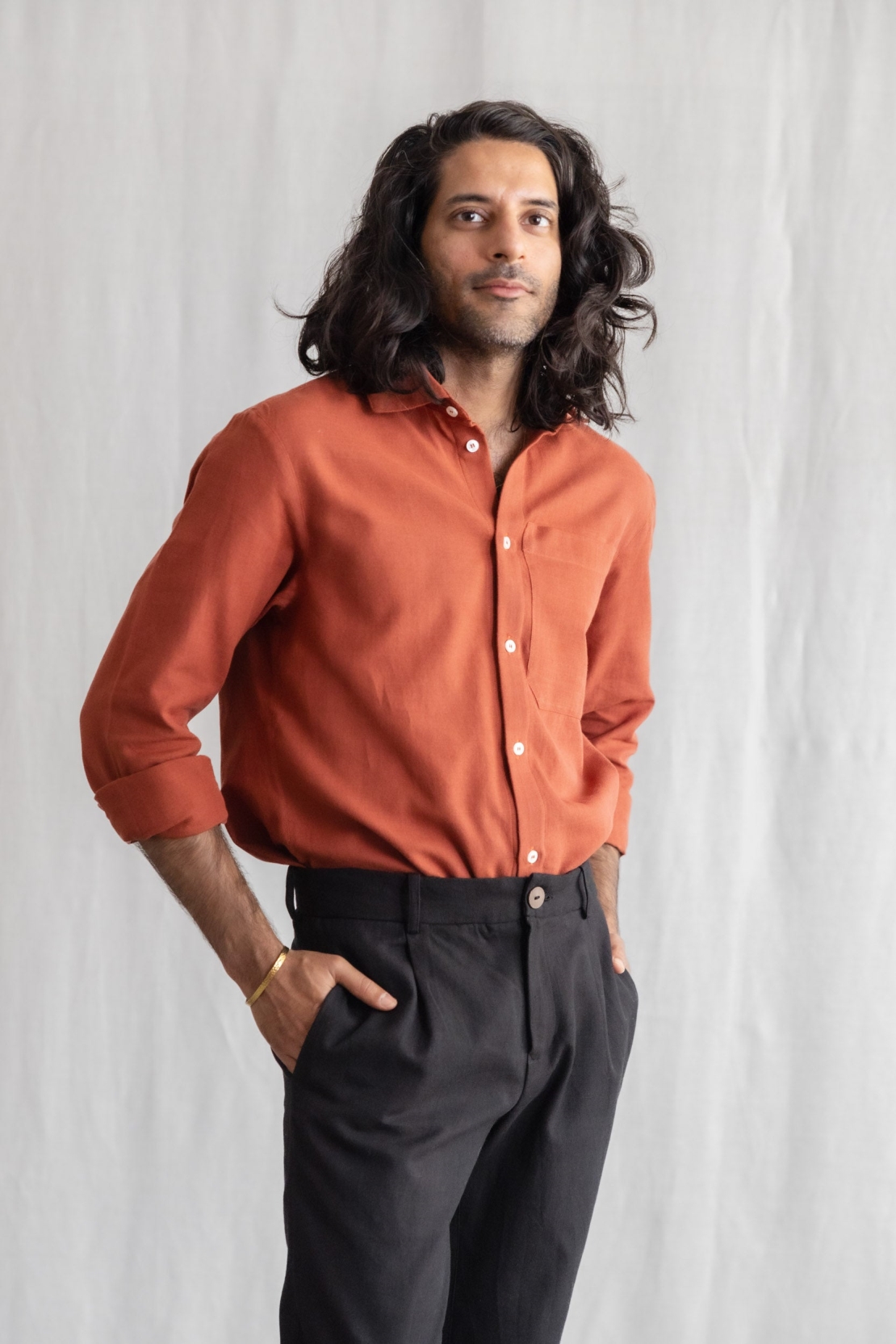 Image of Jyoti Fair Works mannen vegan Shirt Jwala Mahonie Rood