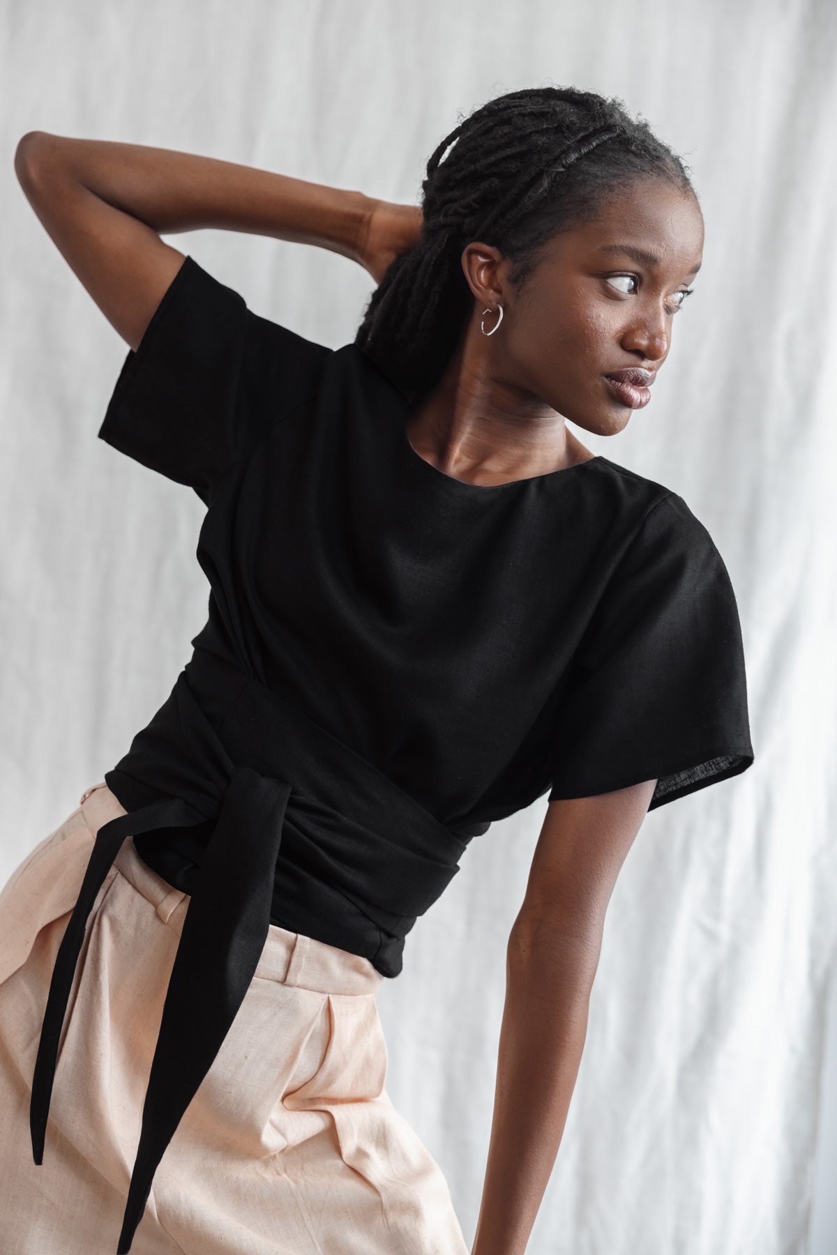 Jyoti Fair Works Damen vegan Wickelhemd Amaranth Schwarz