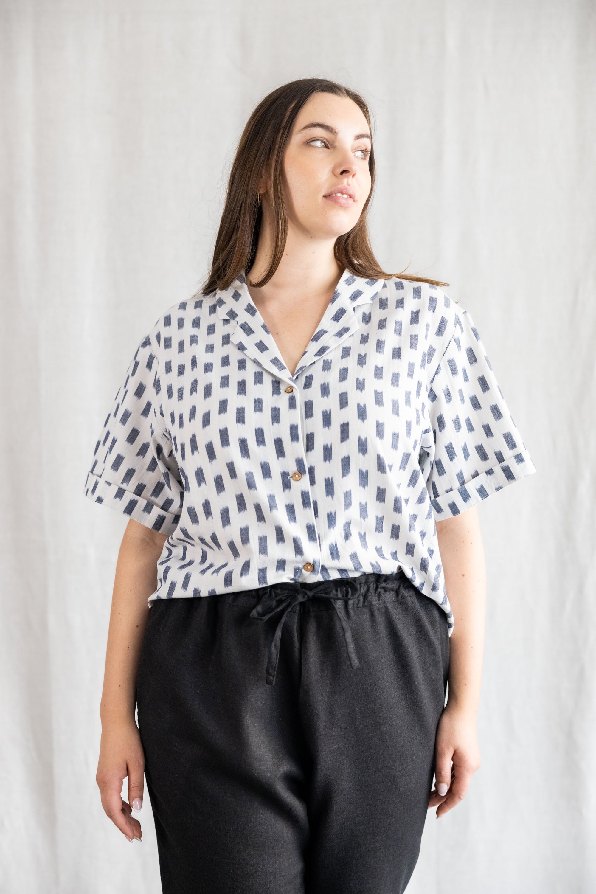 Image of Jyoti Fair Works dames vegan Blouse Avani Ikat Wit