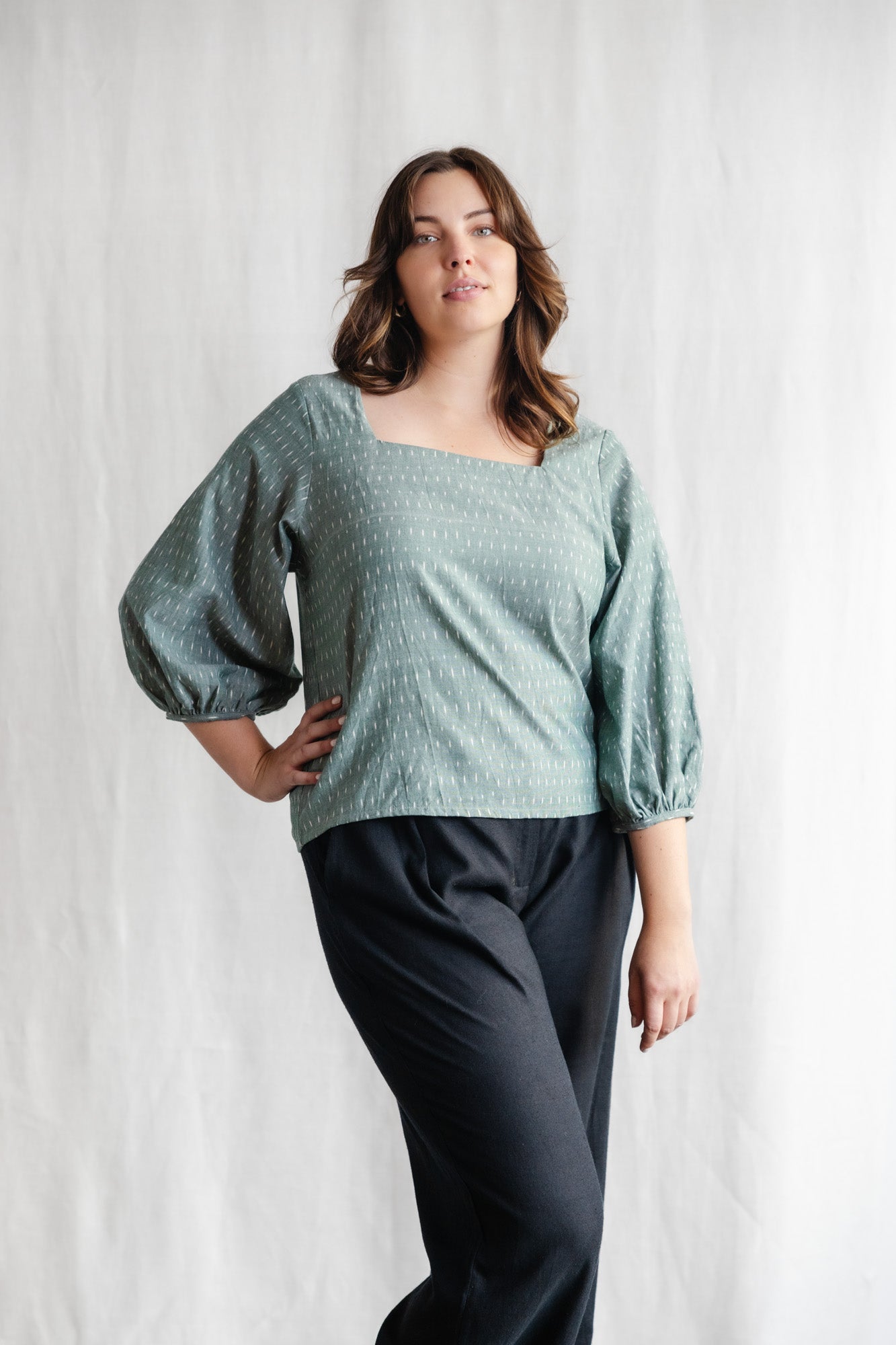 Jyoti Fair Works Damen vegan Bluse Nalini Ikat Salbei