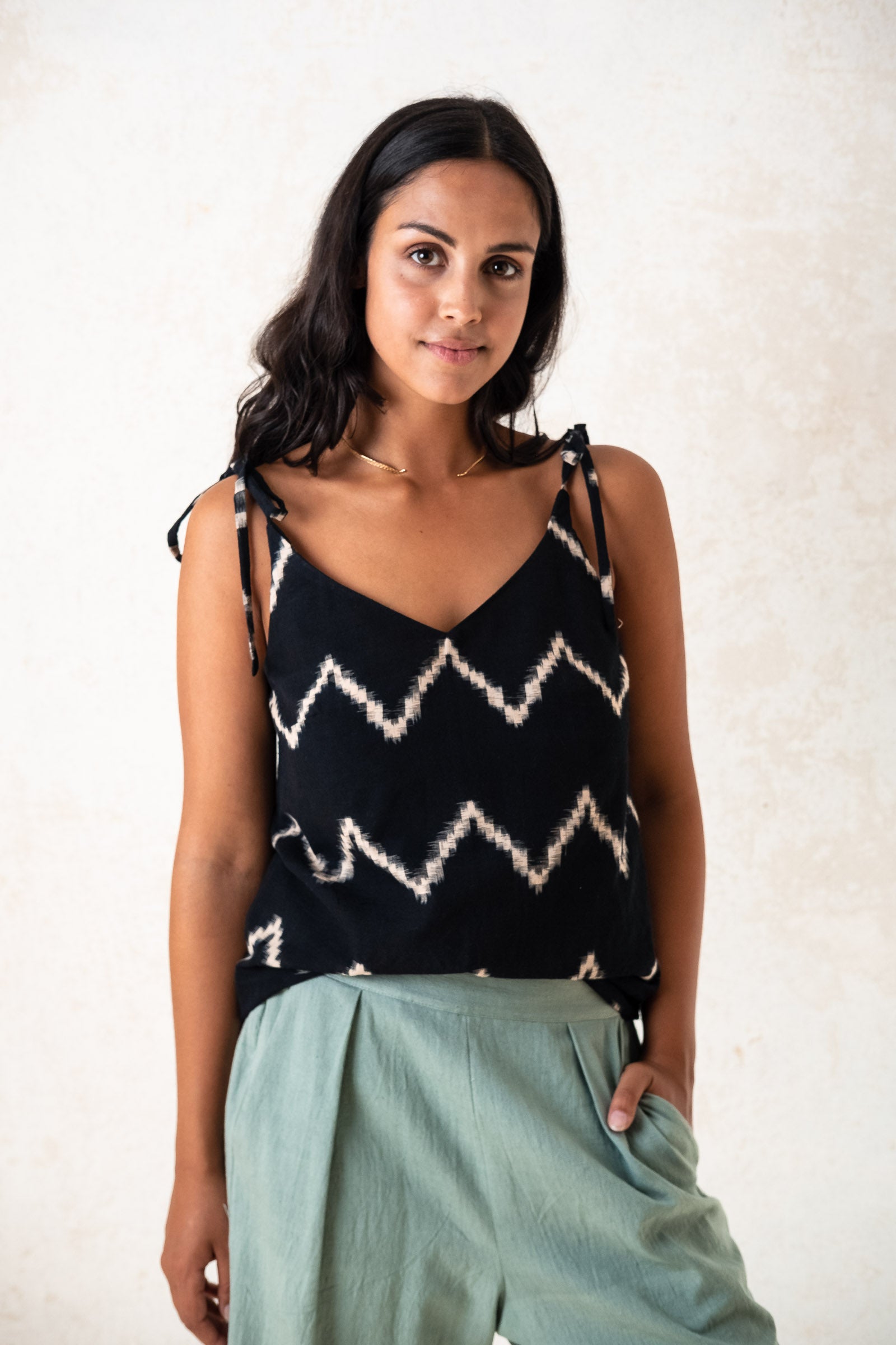 Jyoti Fair Works Damen vegan Tanktop Tana Zickzack Schwarz & Creme