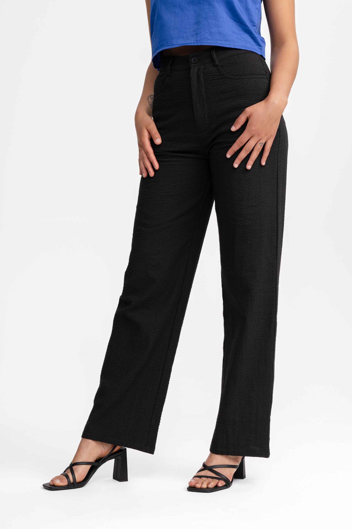 MELA Damen vegan Hose Seersucker Weites Bein Paulami Schwarz