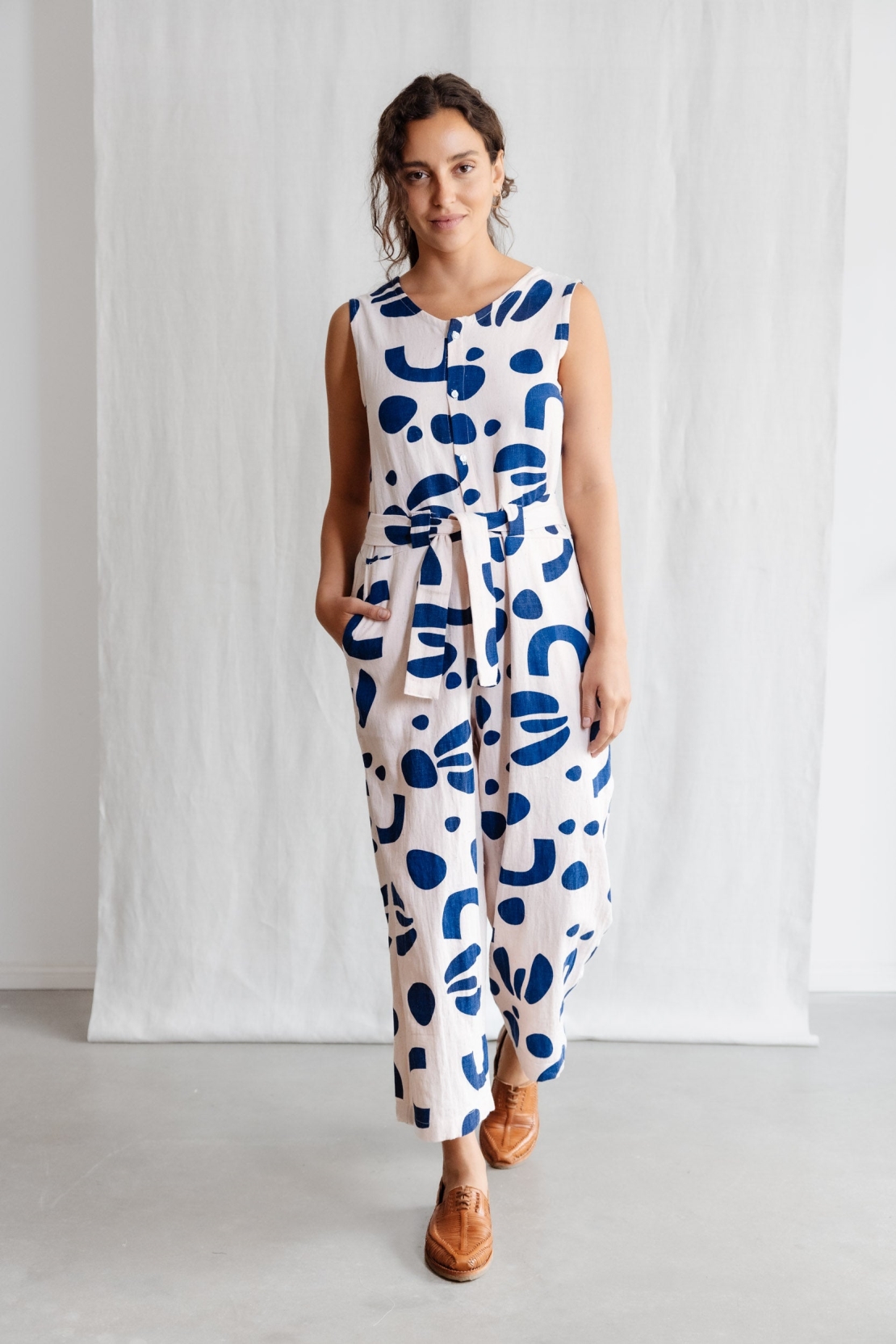 Jyoti Fair Works Damen vegan Jumpsuit Daksha Print Atlantic WeiÃŸ & Blau