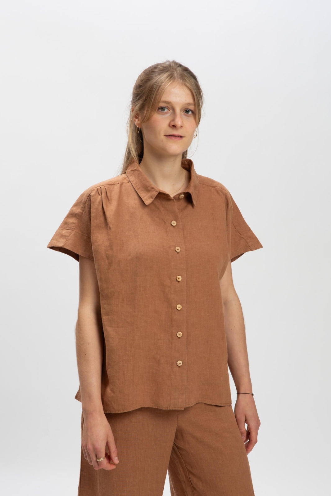 MATONA Damen vegan Leinenhemd Kaffeebraun