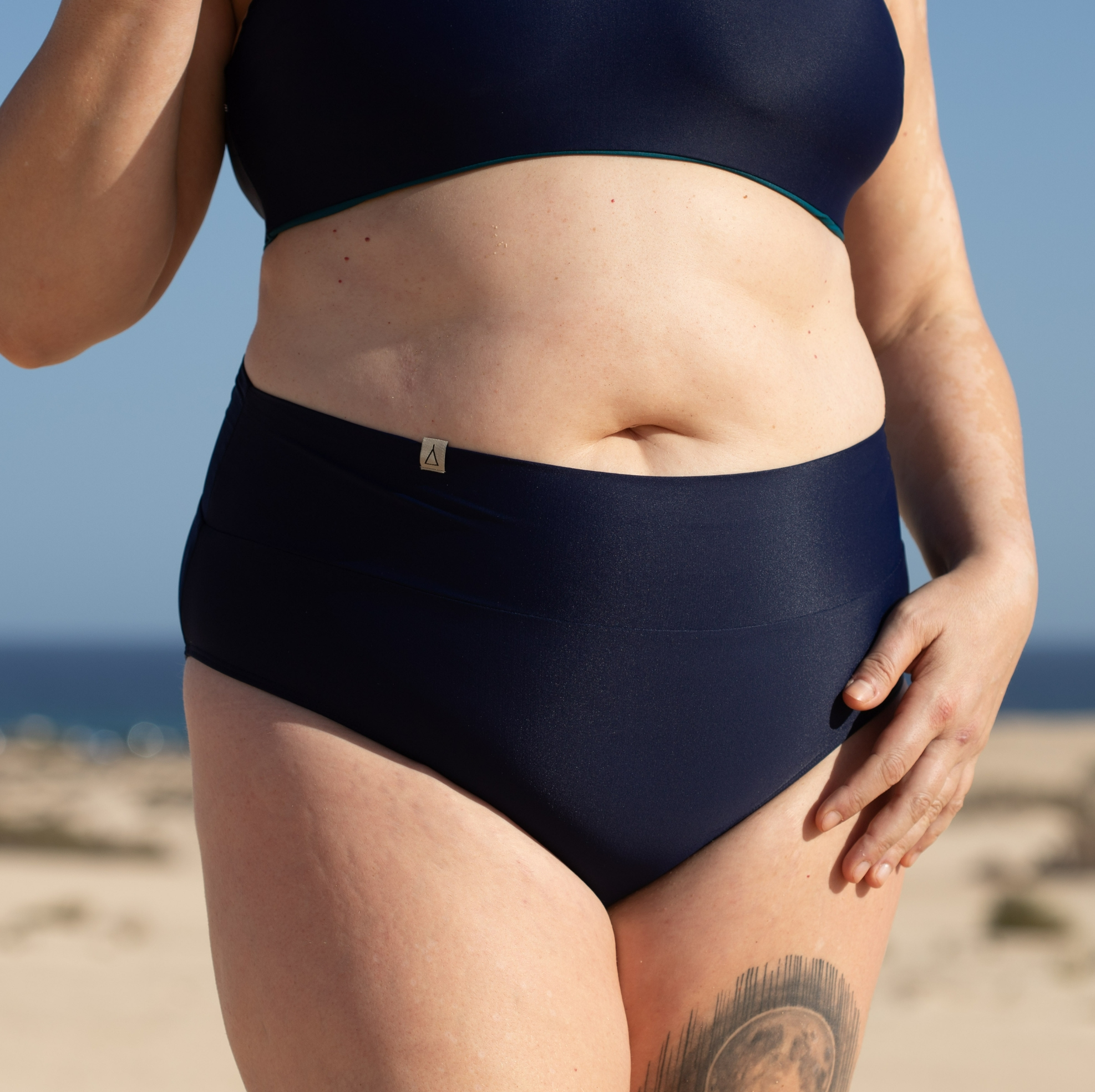 Inaska Damen vegan Bikinihose Soft High Waist Feel Dunkelblau