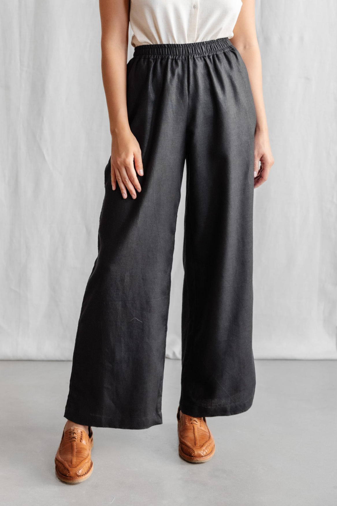 Jyoti Fair Works Damen vegan Hose Jayan Schwarz