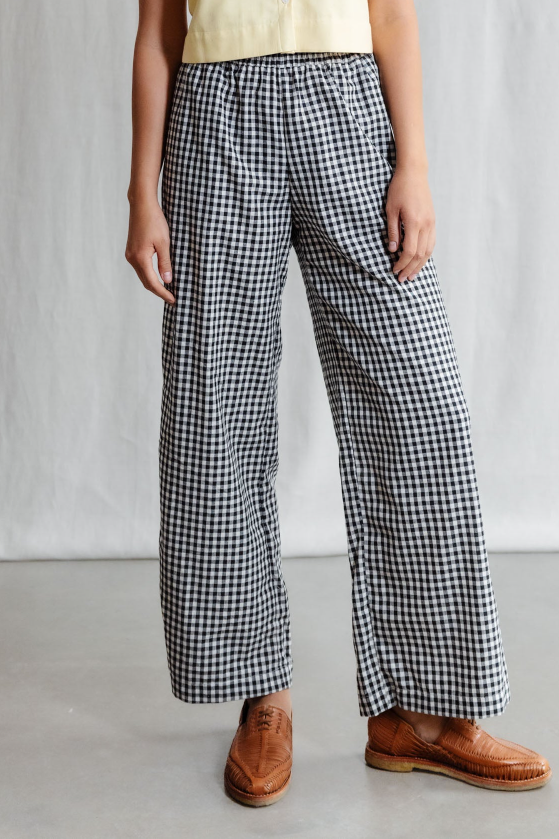 Jyoti Fair Works Damen vegan Hose Jayan Kariert Schwarz & Weiß