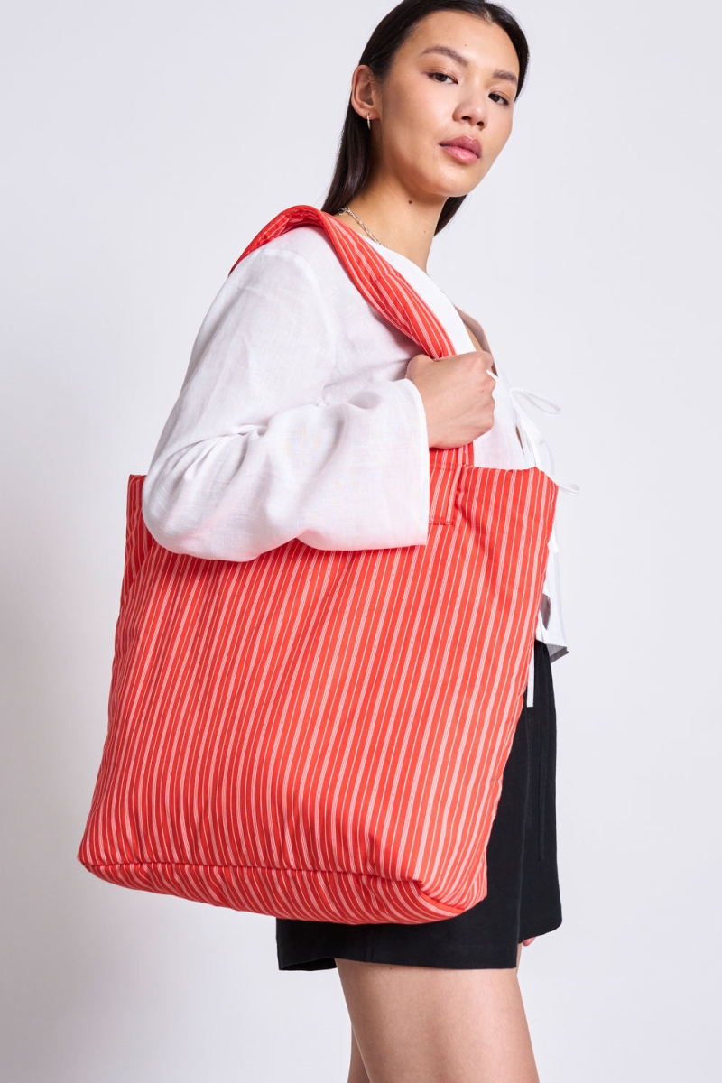 JAN N JUNE JAN 'N JUNE Damen vegan Tasche Shopper Gepolstert Smol Kirschrot WeiÃŸ Gestreift