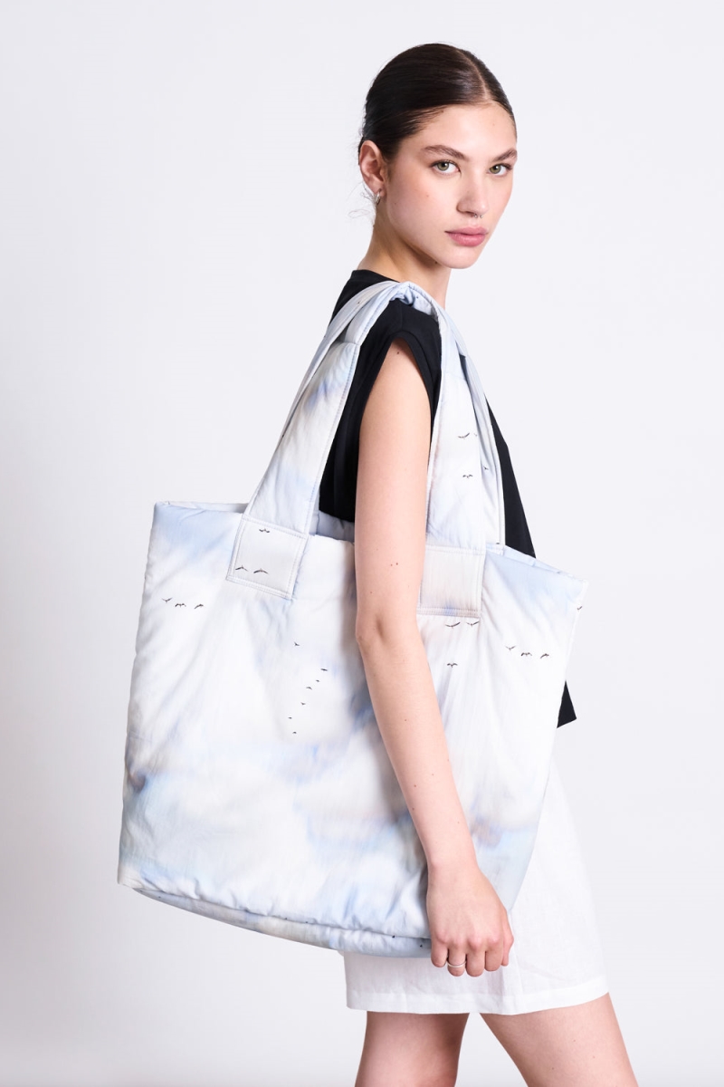 JAN N JUNE JAN 'N JUNE Damen vegan Tasche Shopper Gepolstert Smol Cloud Print