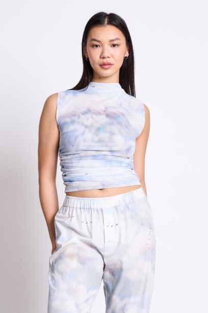 JAN 'N JUNE Damen vegan Top Ruffle Laguna Cloud Print