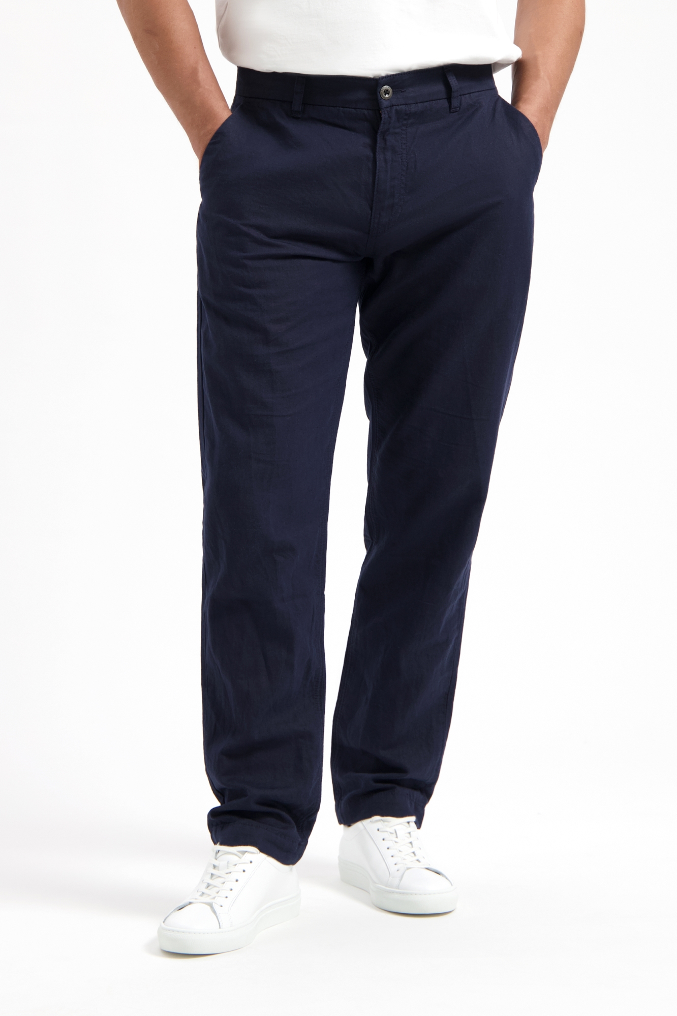 Kuyichi Herren vegan Chino-Hose Darren Mitternachtsblau