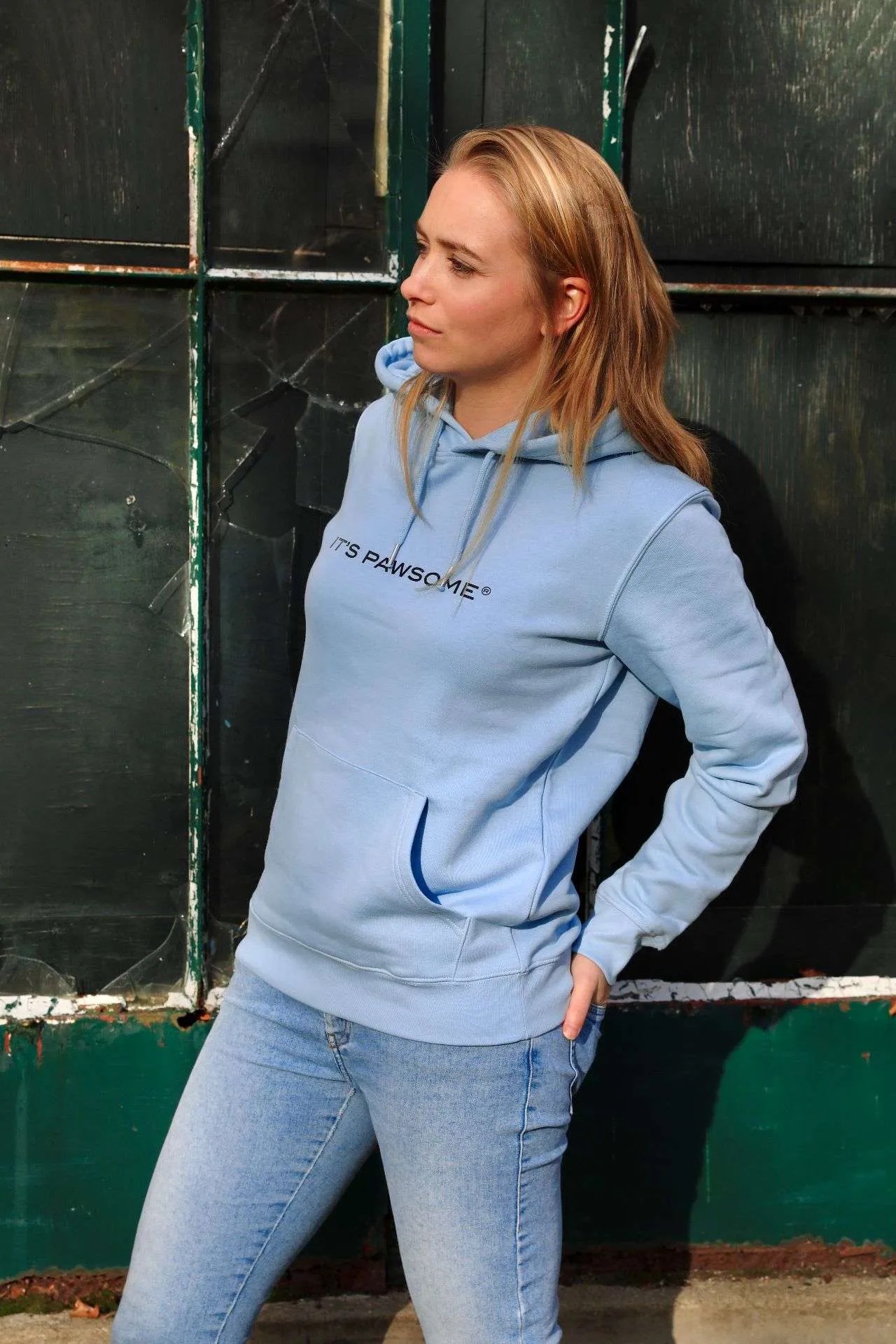 Image of IT'S PAWSOME dames vegan Hoodie Skeezer Sky