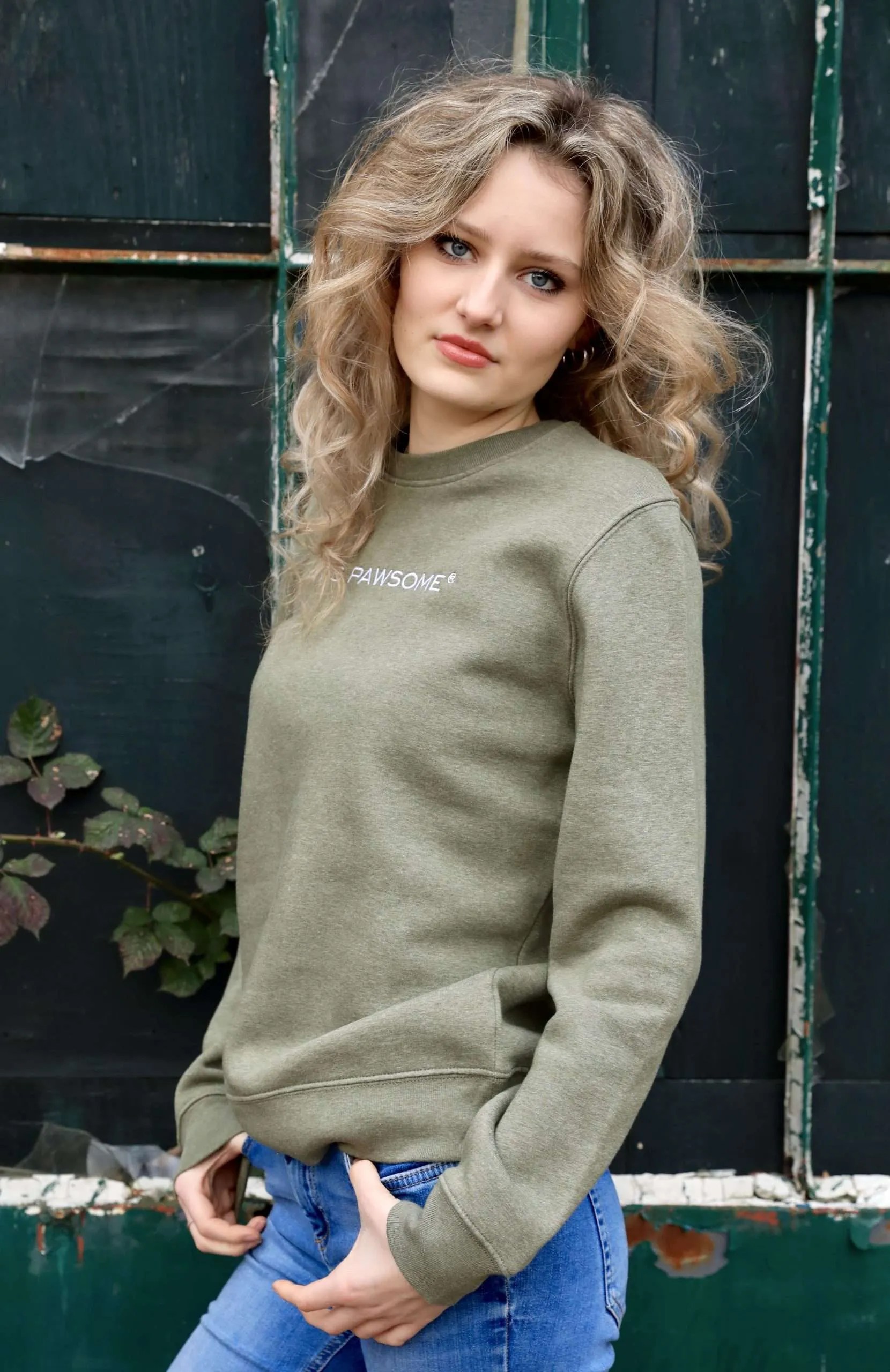 Image of IT'S PAWSOME dames vegan Trui Unisex Guus Groen