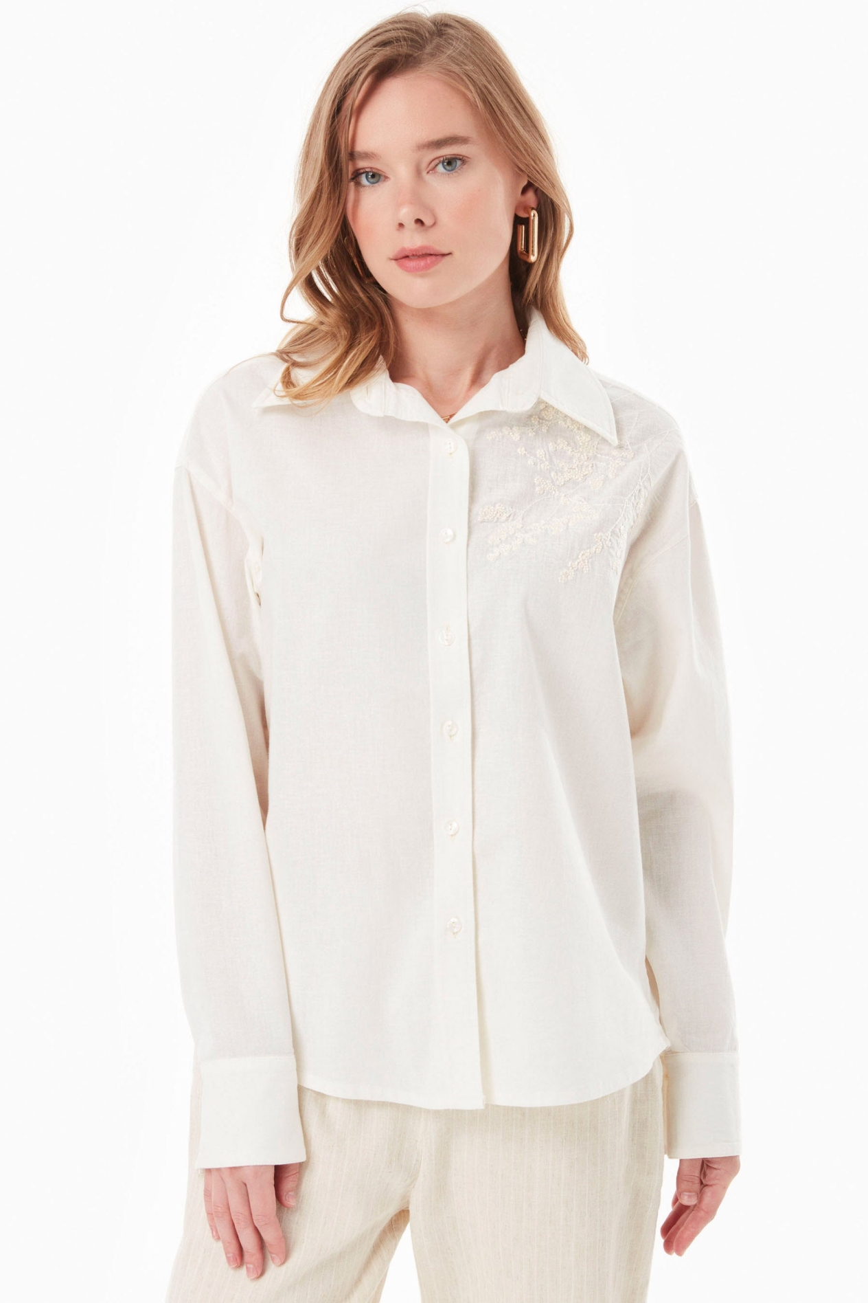 Image of ORGANICATION dames vegan Blouse Borduurwerk Off White