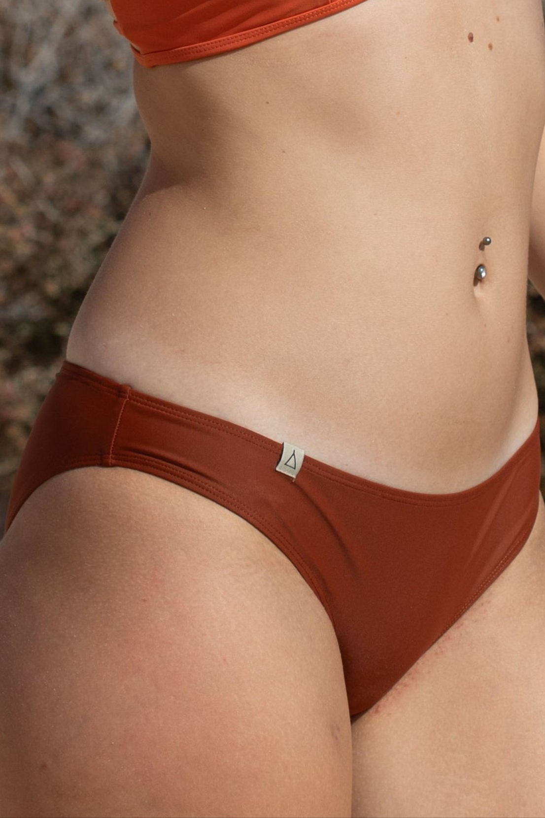 Inaska Damen vegan Bikiniunterteil Regular Cut Chill Rostbraun