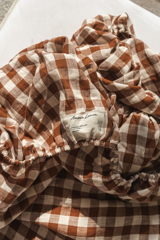 Image of AmourLinen unisex vegan Getailleerde Hoeslaken Mokka Gingham