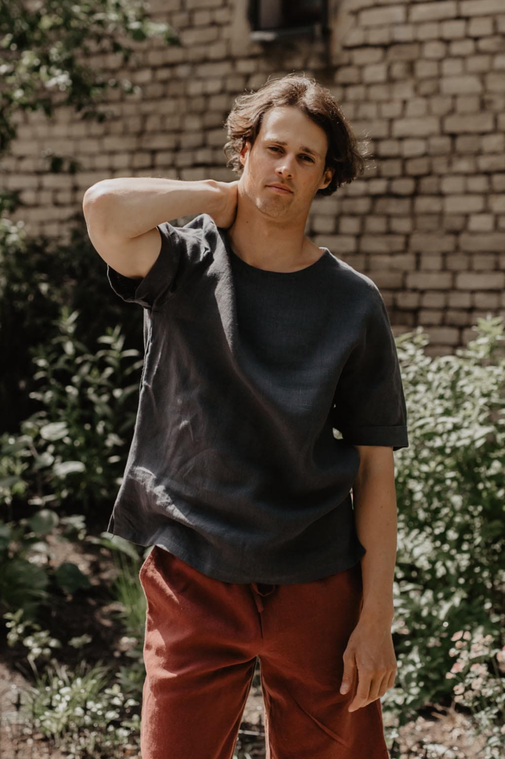 Image of AmourLinen mannen vegan Top Atlas Houtskool