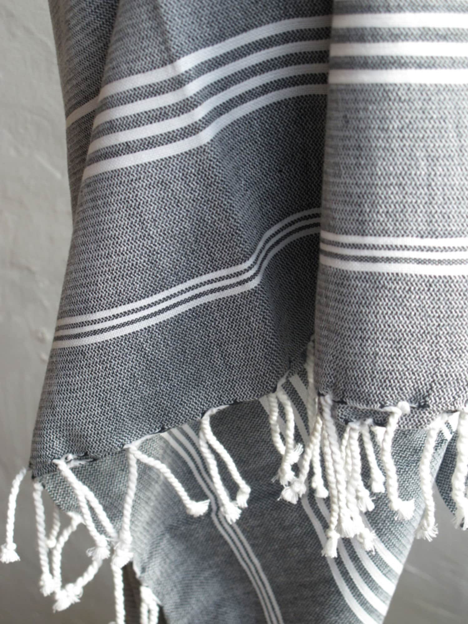 nice to meet me unisex vegan Fouta Hammam White And Anthracite