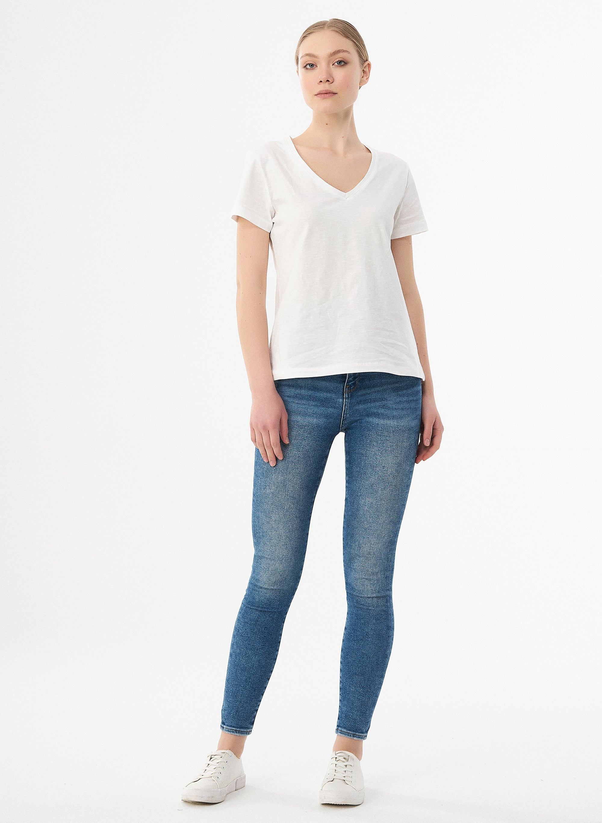 ORGANICATION T-Shirt Basic V-Neck White