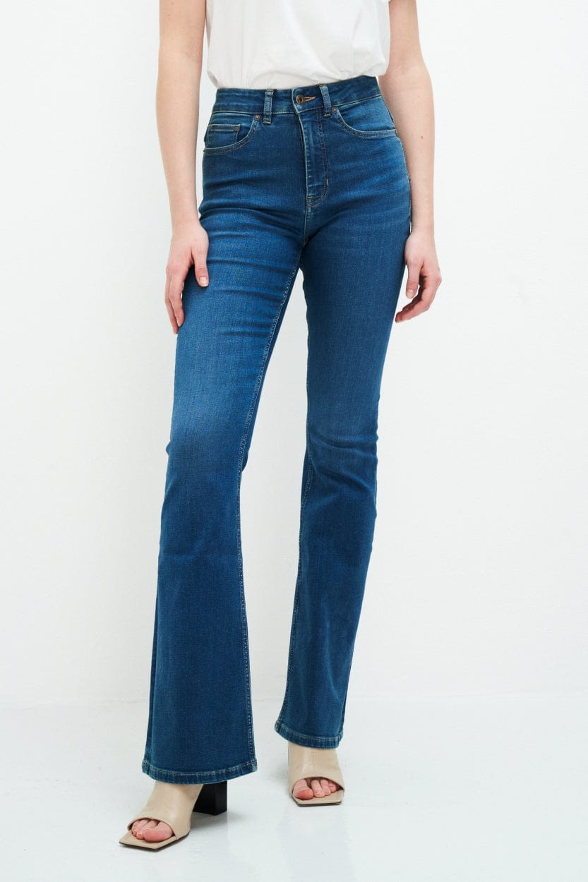 Image of Kuyichi dames vegan Lisette Flare Jeans Lichtblauw