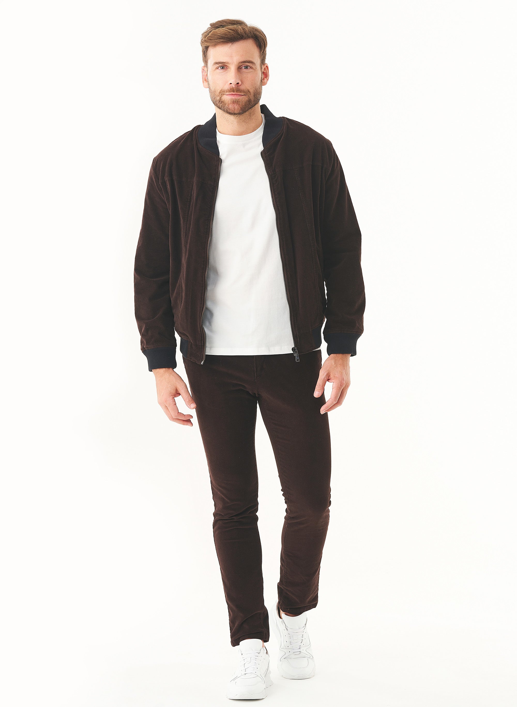 64781 - Herren vegan Kordhose Slim Fit Espresso