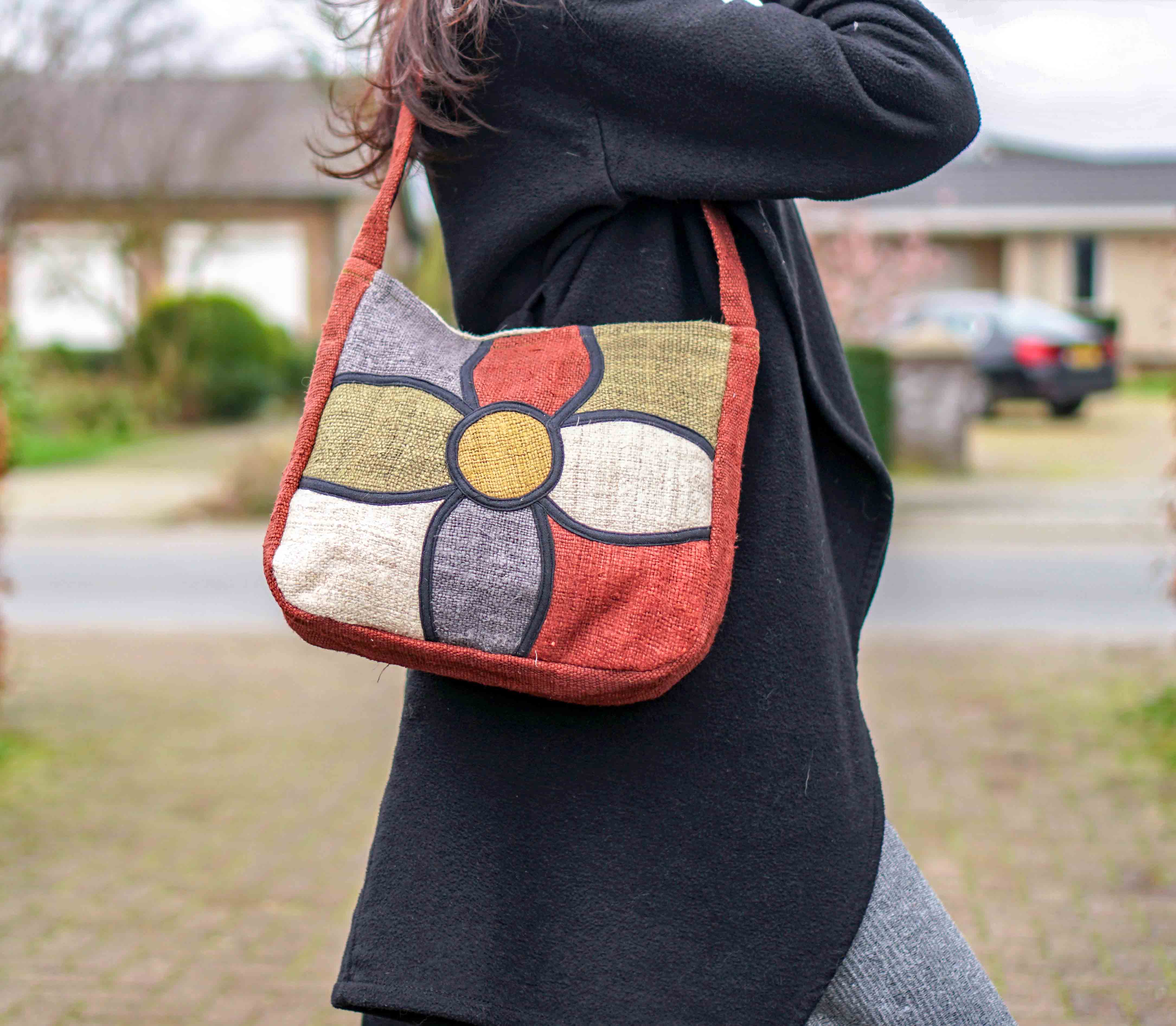 Uma Side Bag Organic Hemp Green & Red van € 38,72 voor € 21,32