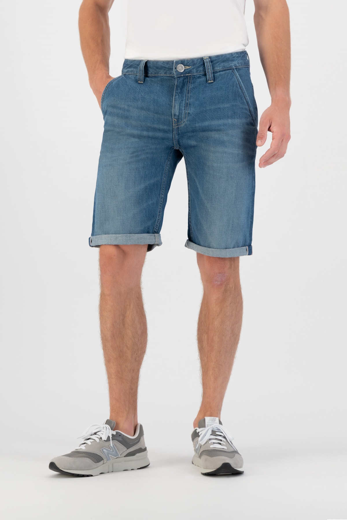 MUD Jeans mannen vegan Short Carlo Medium Gedragen Blauw product