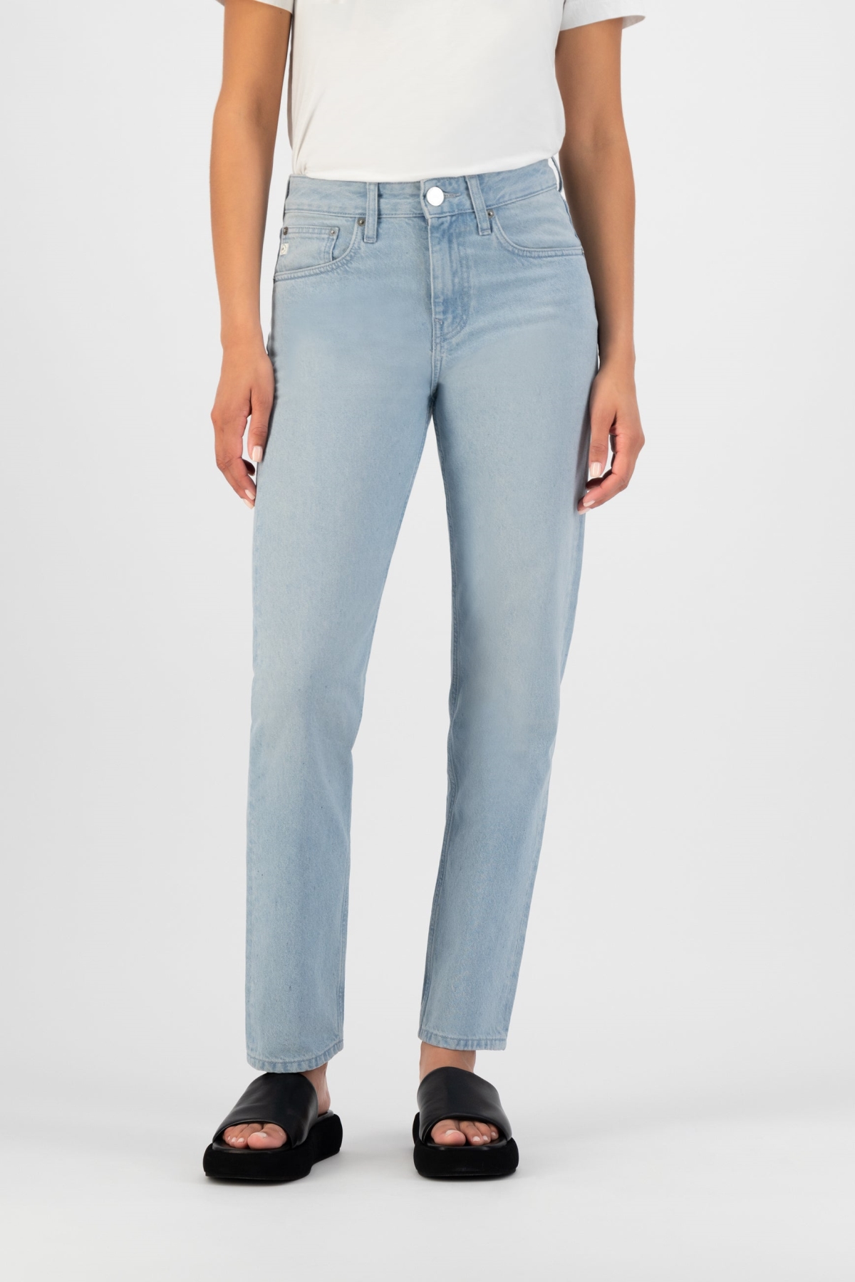 MUD Jeans Damen vegan Jeans Easy Go Sunny Stone Blue