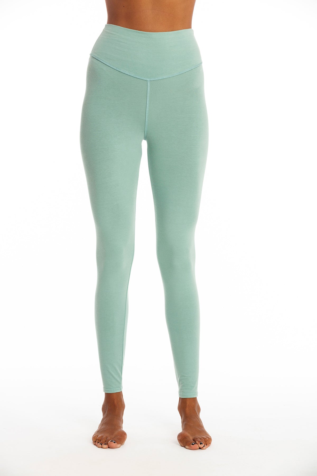 Image of RAVENS VIEW IBIZA dames vegan Legging Deva Cameo Groen