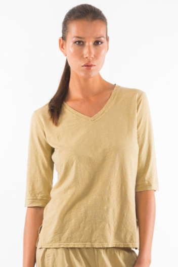 Image of RAVENS VIEW IBIZA dames vegan Top Lisa Camel Geel