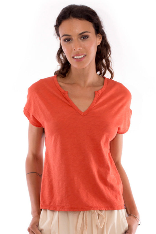 Image of RAVENS VIEW IBIZA dames vegan T-Shirt Hera Terracotta Oranje