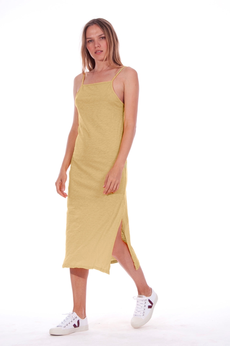 Image of RAVENS VIEW IBIZA dames vegan Jurk Farah Camel Geel