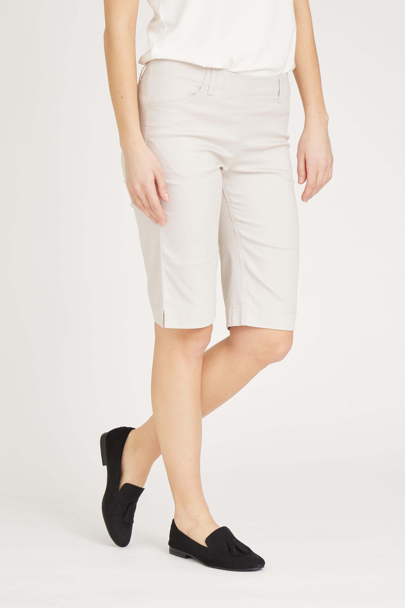 LAURIE Damen vegan Shorts Kelly Regular Grau Sand