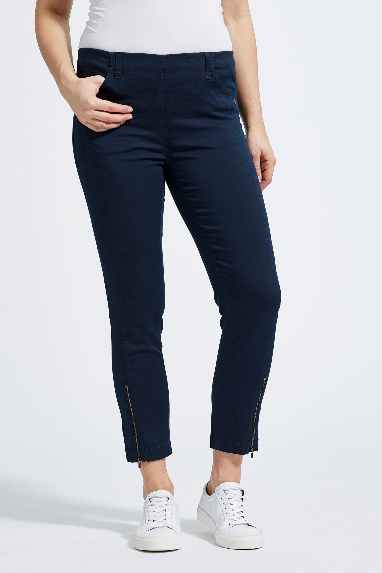 LAURIE Damen vegan Hose Madison Slim Crop Marineblau