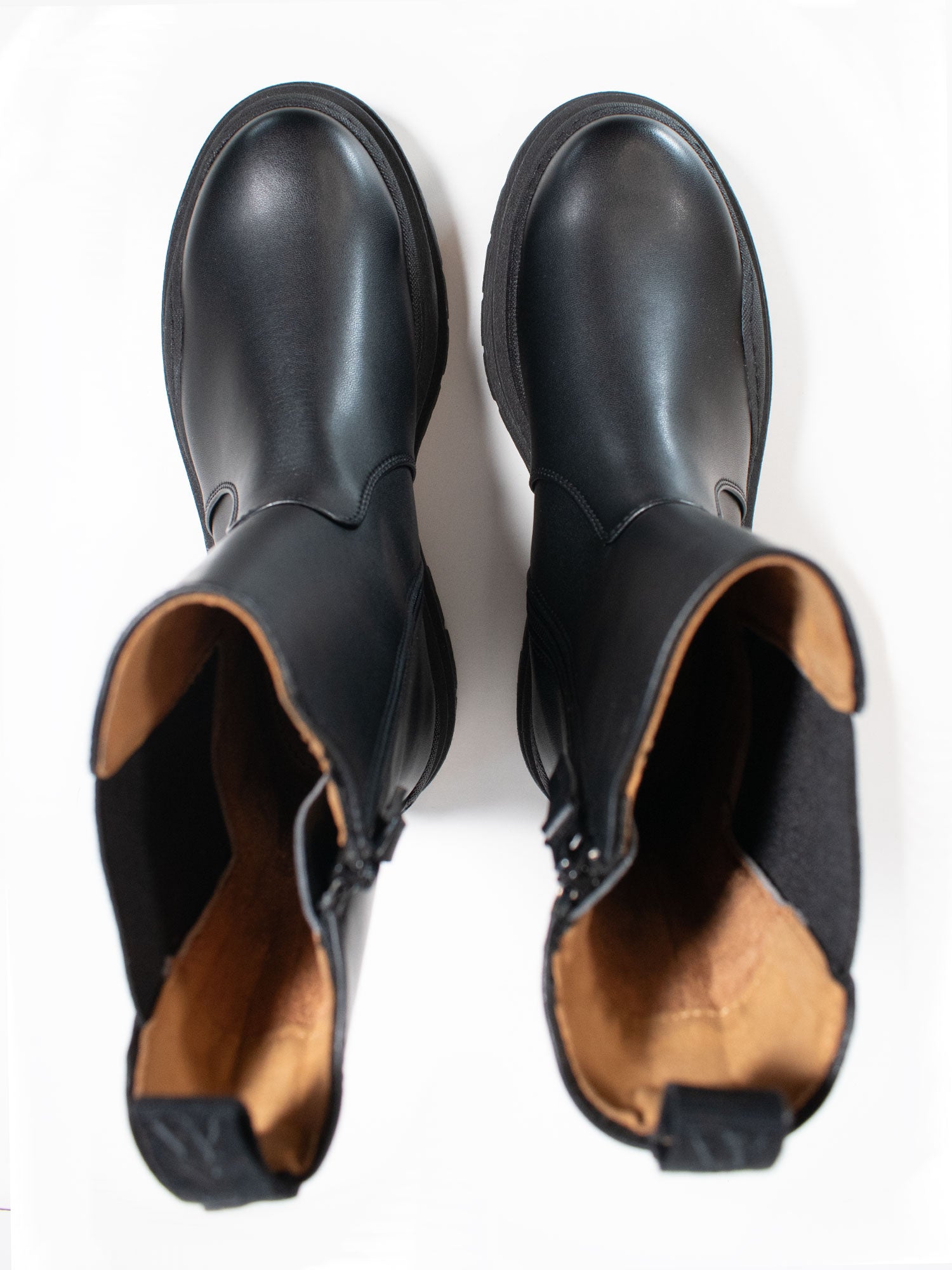 Will's Vegan Store Track Sole Chelsea Mid-Height Boots Black