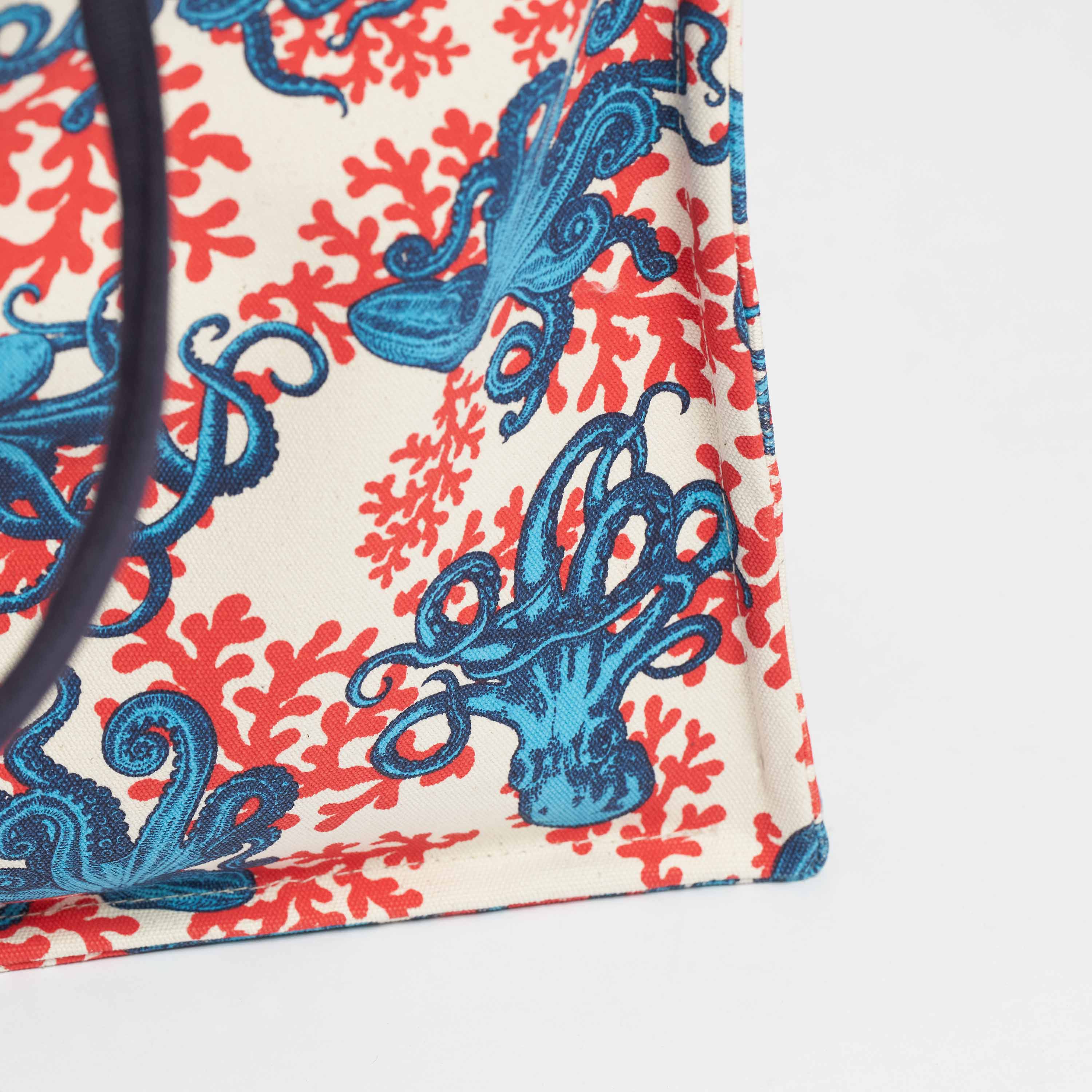 SIEGER by Souleway Tote Bag L Sbs De Octopussen Rood & Blauw