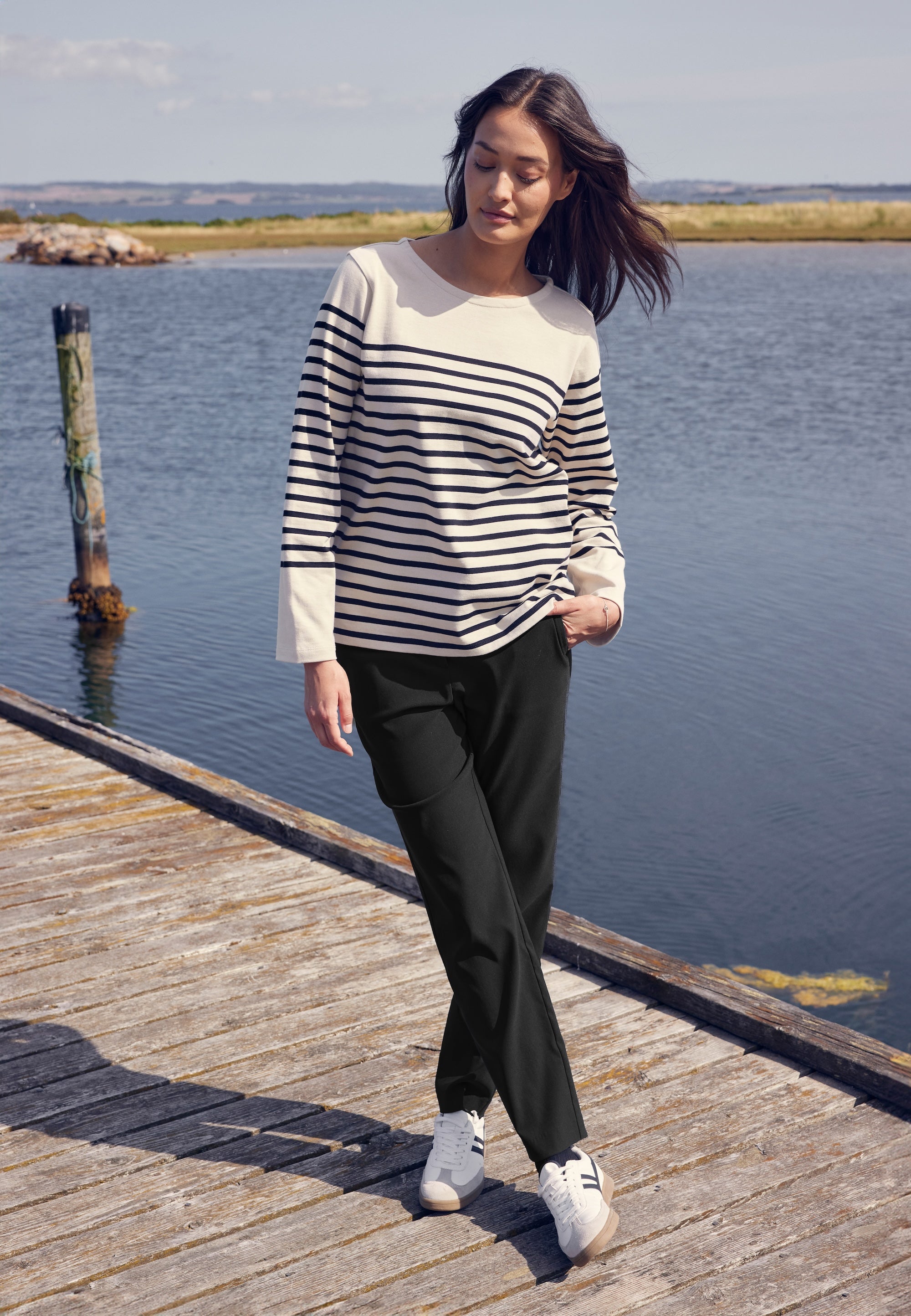 LAURIE Broek Julia Regular Korte Lengte Zwart