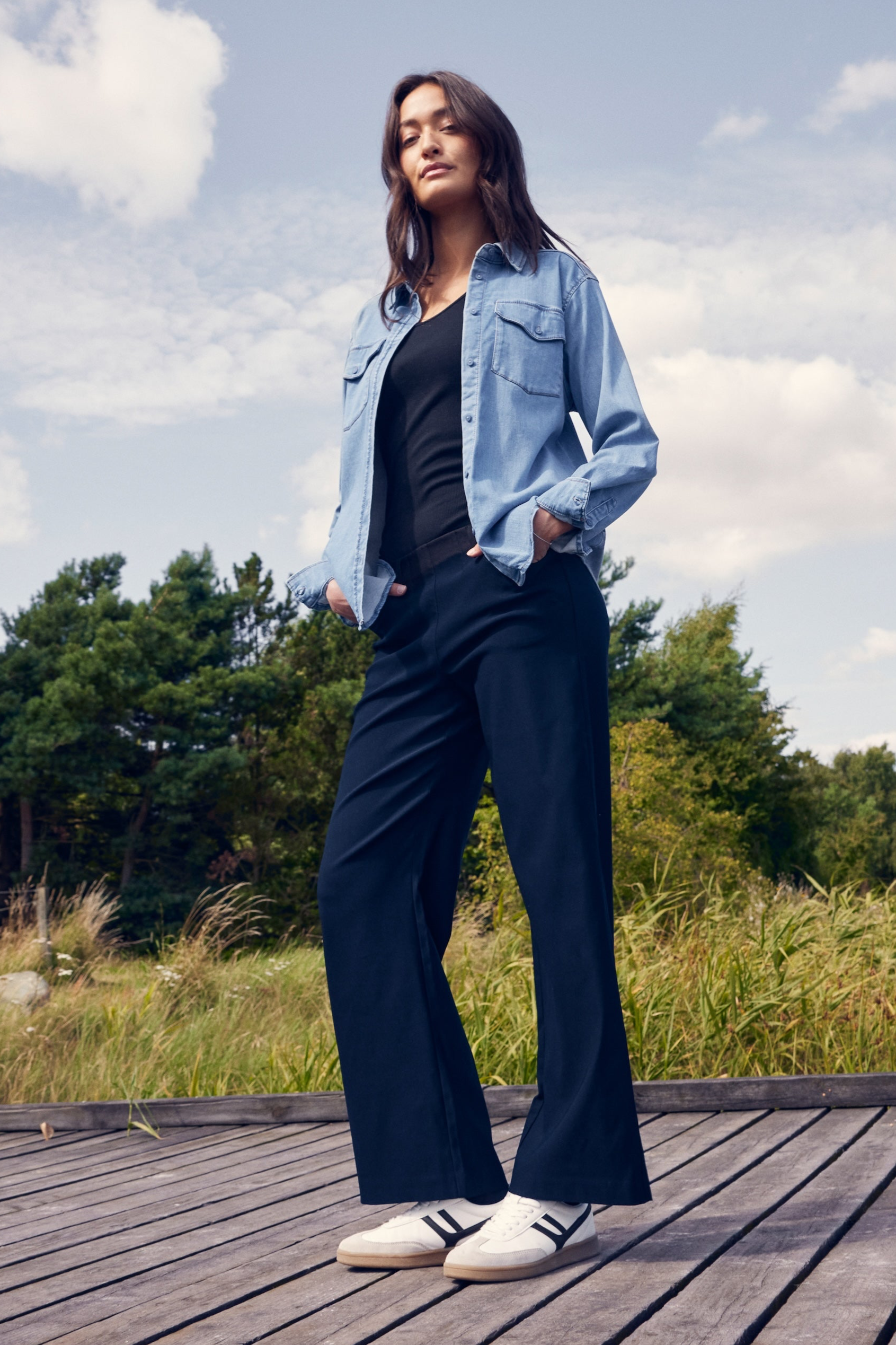LAURIE Damen vegan Hose Donna Locker Kurz LÃ¤nge Marine
