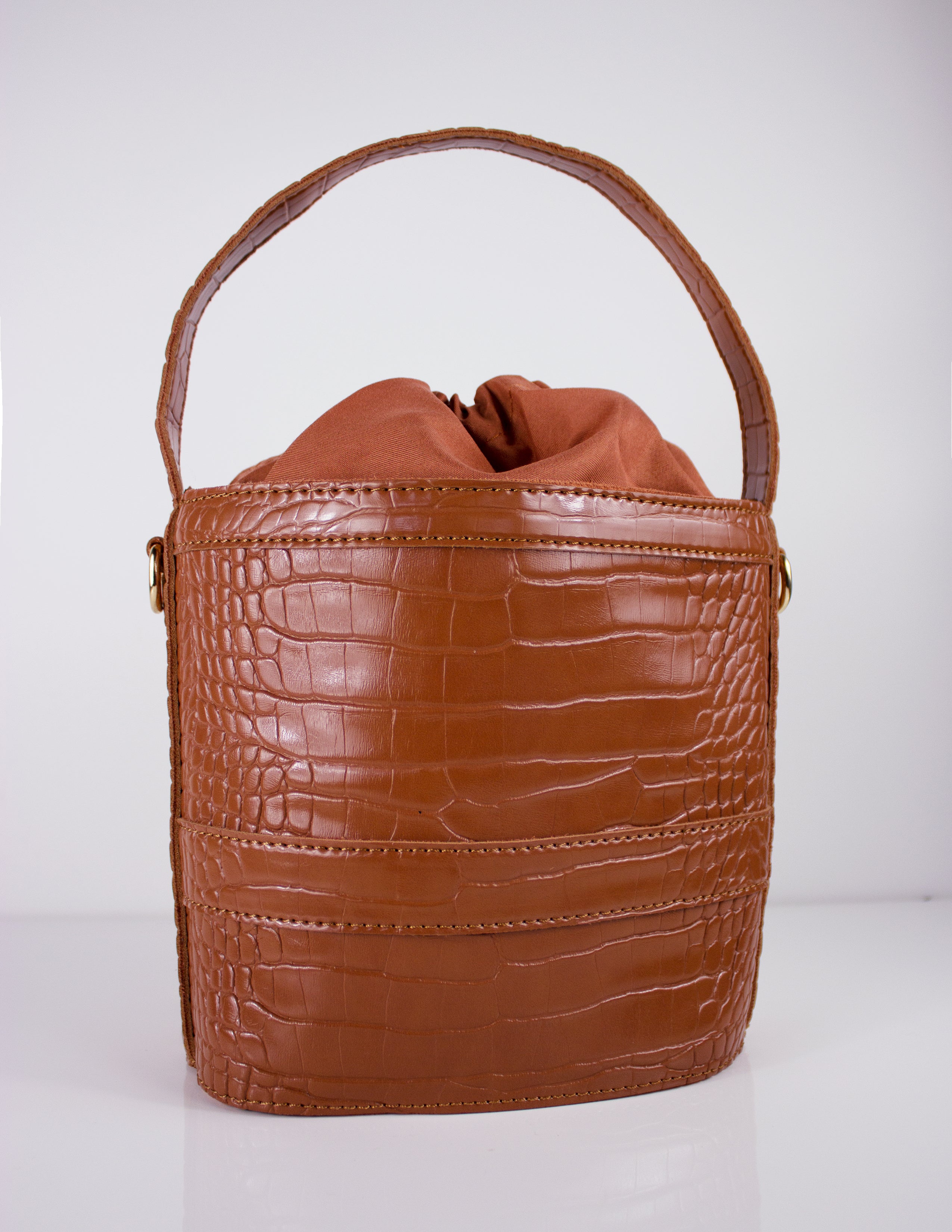 Blue District Tas Astatine Bucket Vegan Leer Karamel
