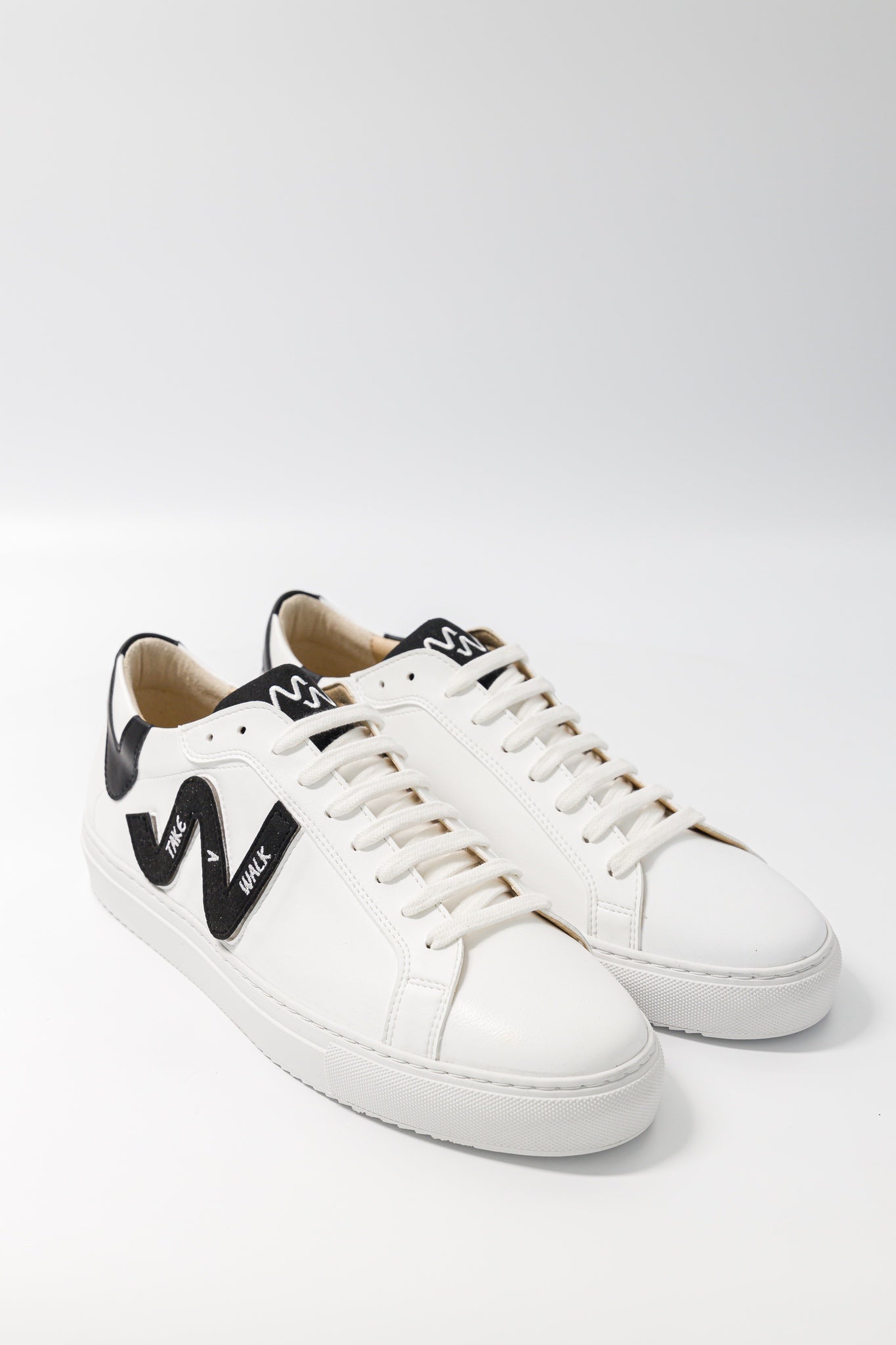 Mood Walk men vegan Sneakers Wild Walker Black