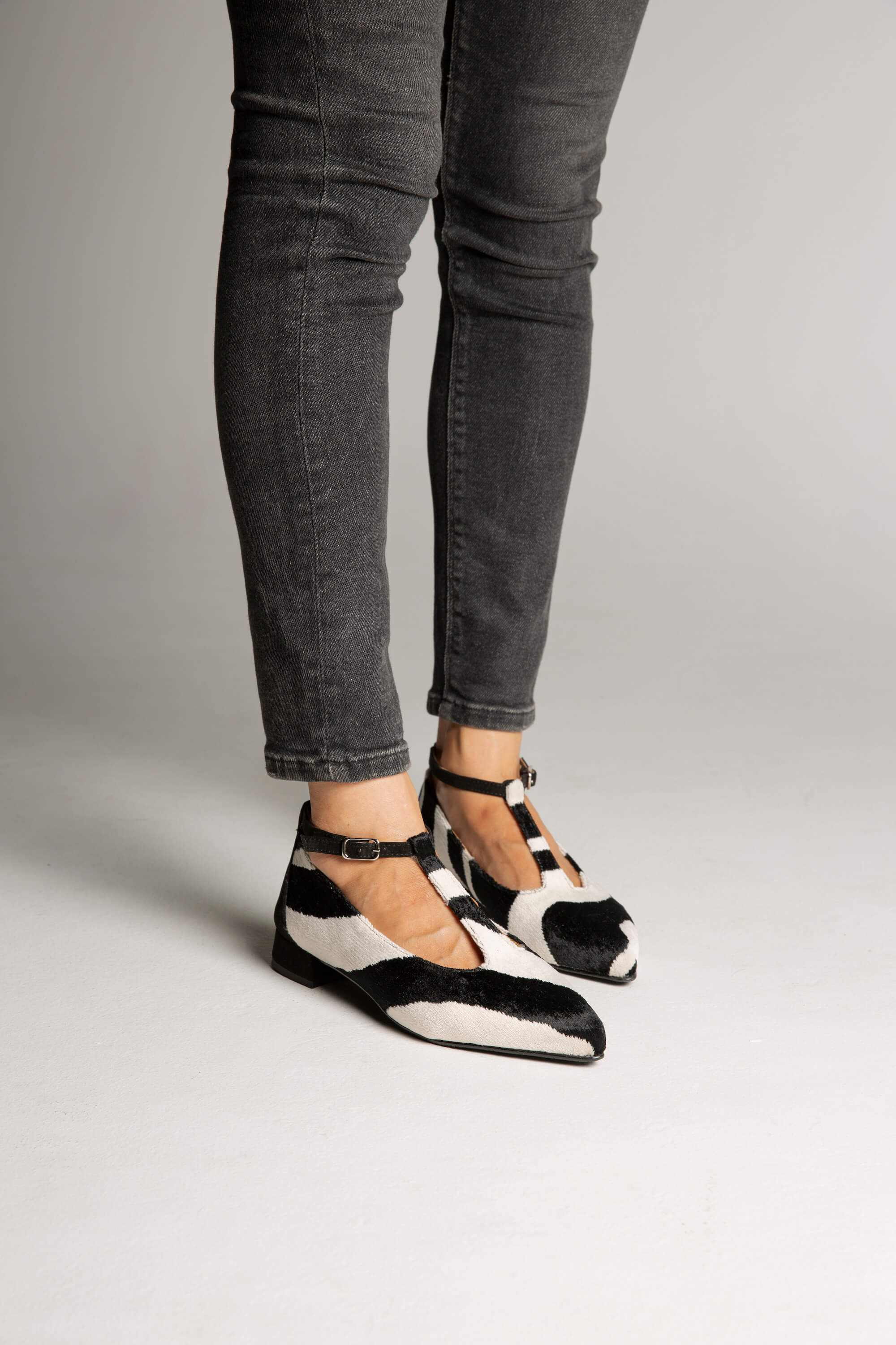 Momoc Damen vegan Ballerinas Zebra Schwarz & WeiÃŸ