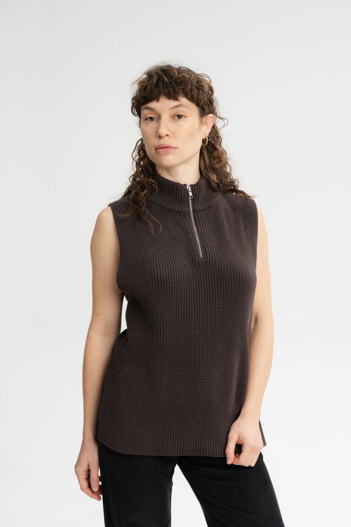 Image of MELA dames vegan Gebreid Vest Coltrui Gamini Donkerbruin