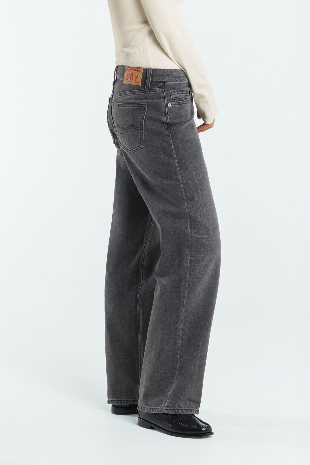Kings Of Indigo Damen vegan Jeans Joan Pony Od Schwarz
