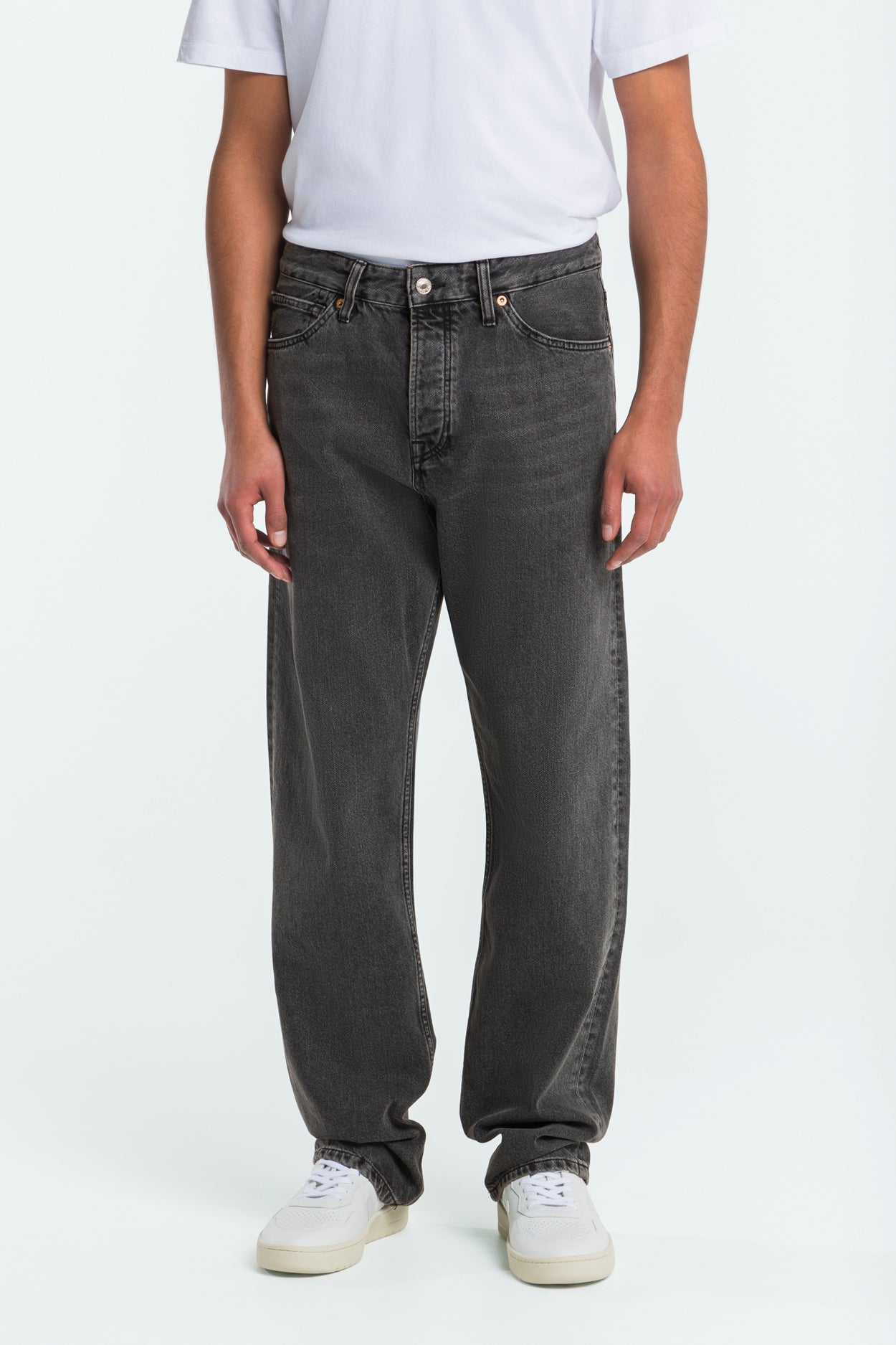 Kings Of Indigo Herren vegan Jeans Roy Worn Holo Grey