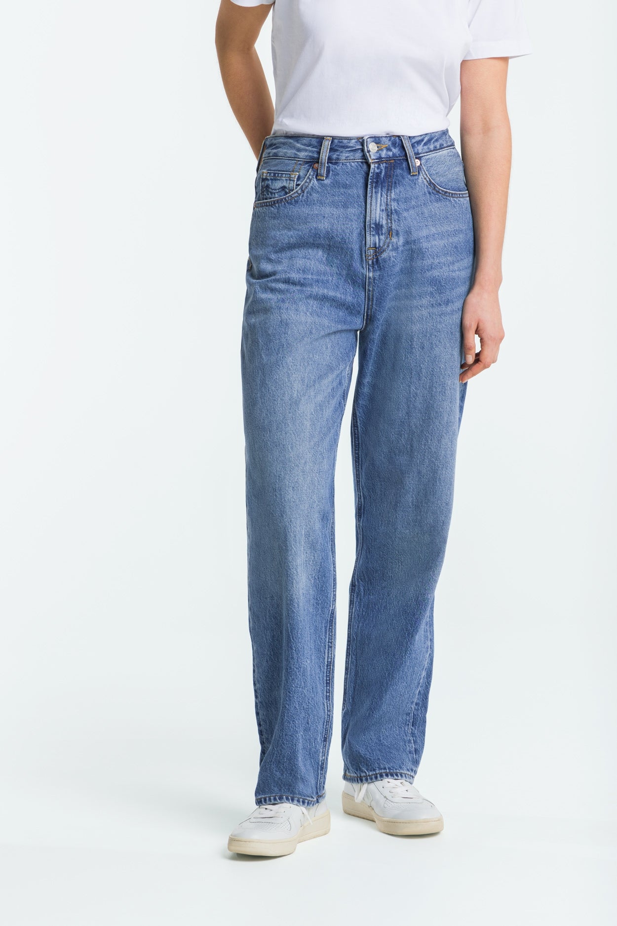Kings Of Indigo Damen vegan Jeans Alice Mid Blue Reef