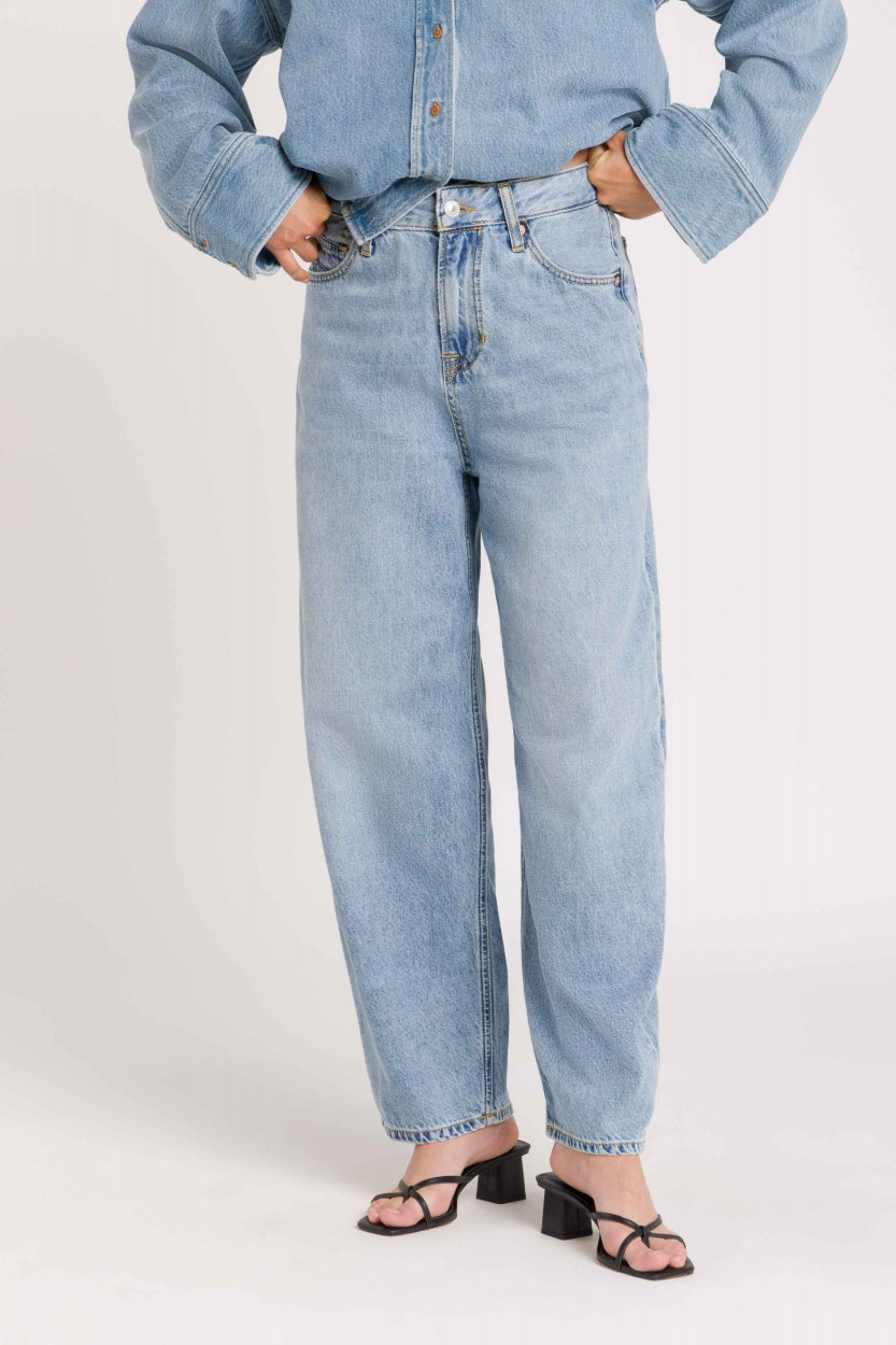 Kings Of Indigo Damen vegan Jeans Unisex Leila Cindy Used Hellblau
