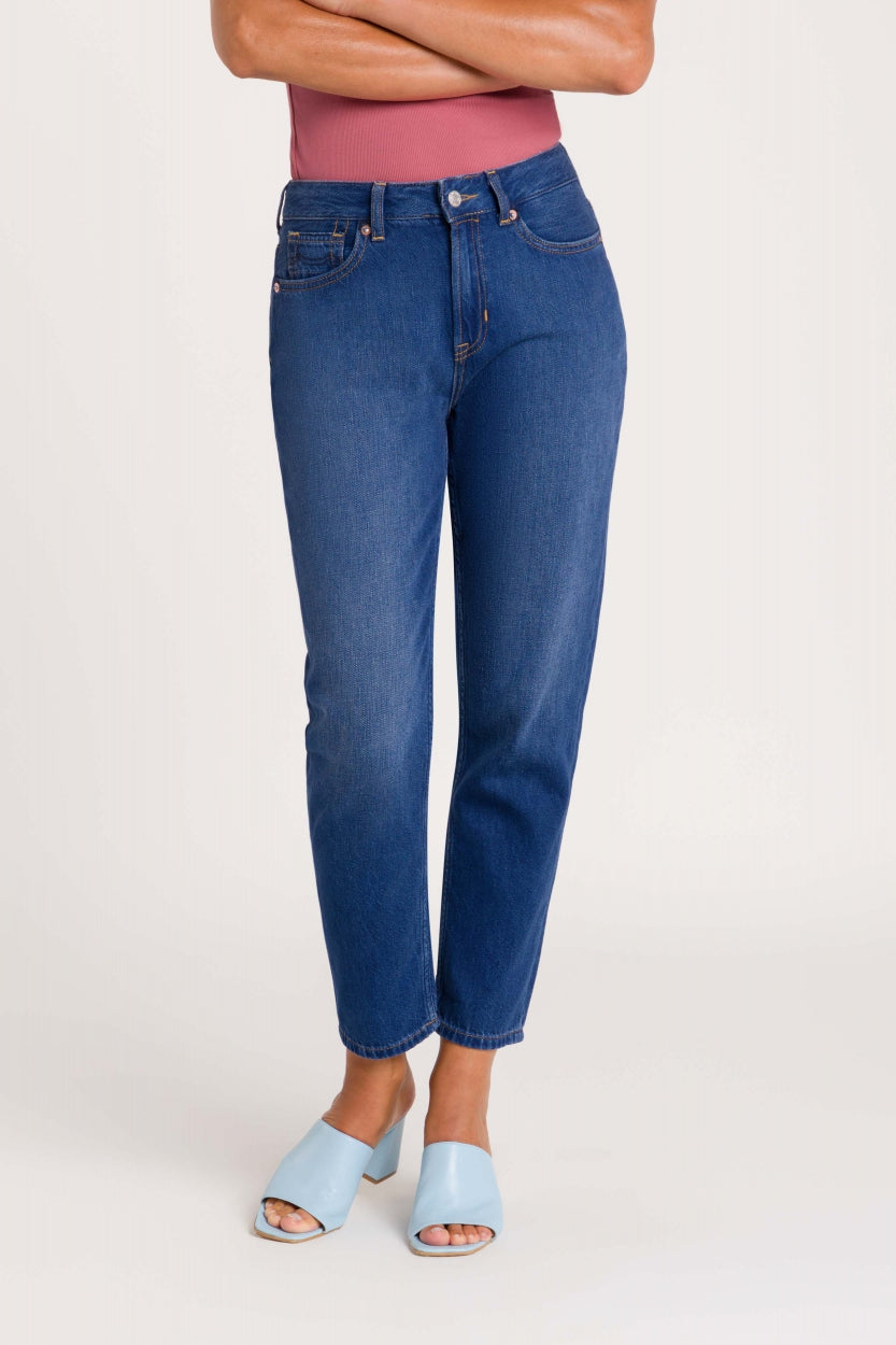 Kings Of Indigo Damen vegan Cropped Jeans Caroline Quennell Used Dark
