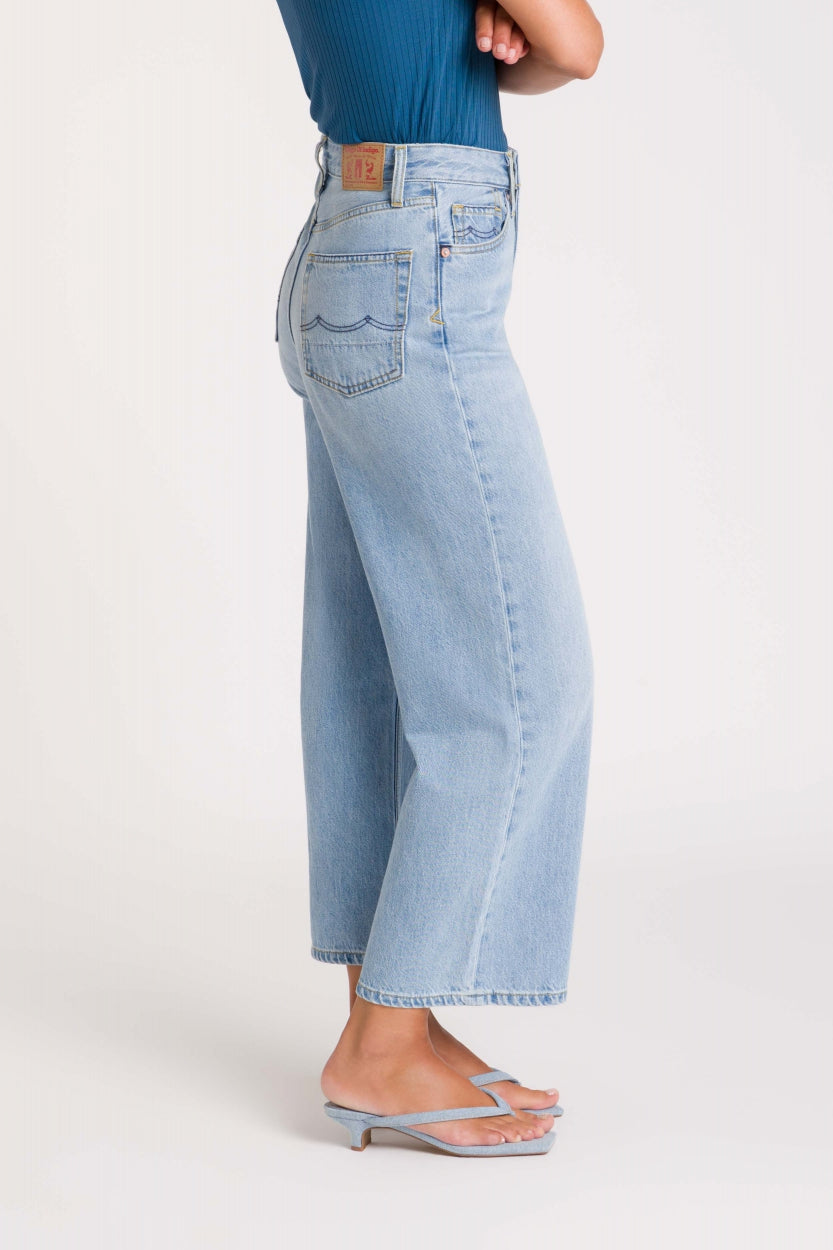 Kings Of Indigo Damen vegan Cropped Jeans Elisabeth Blau Reef Super Light Used Blau