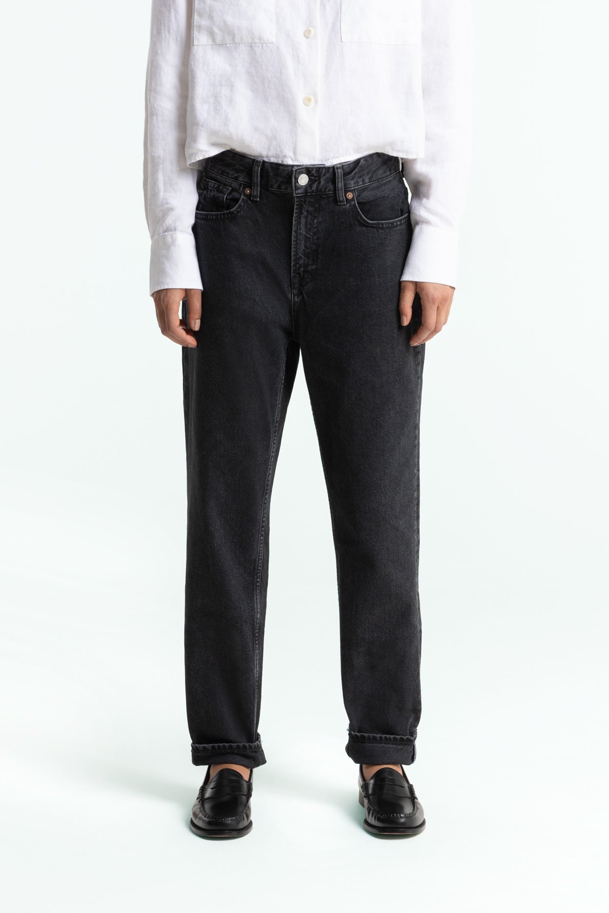 Kings Of Indigo Damen vegan Cropped Jeans Caroline Holo Used Grau